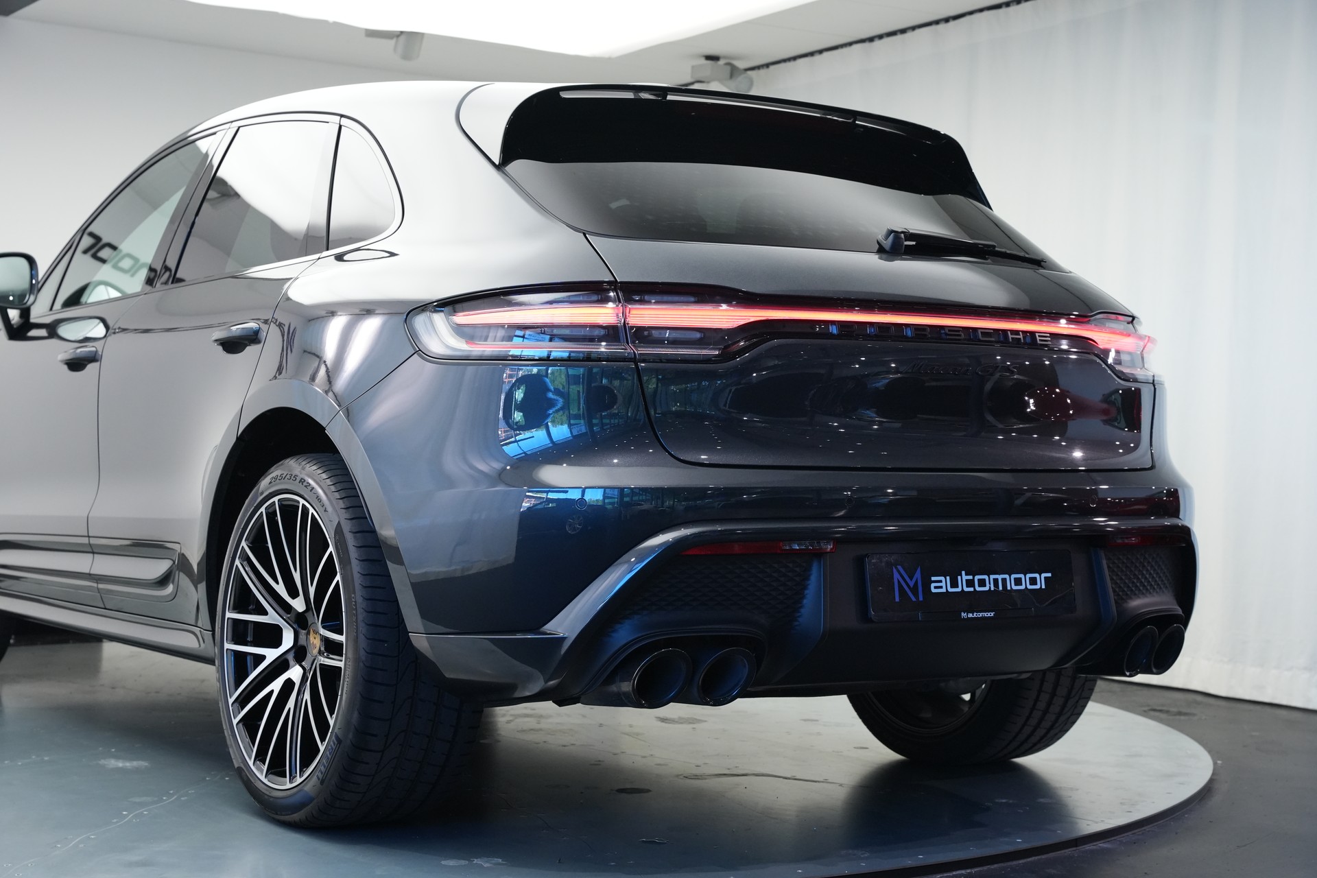 PORSCHE Macan GTS PDK *CH-Fahrzeug* *Panorama*-image-42