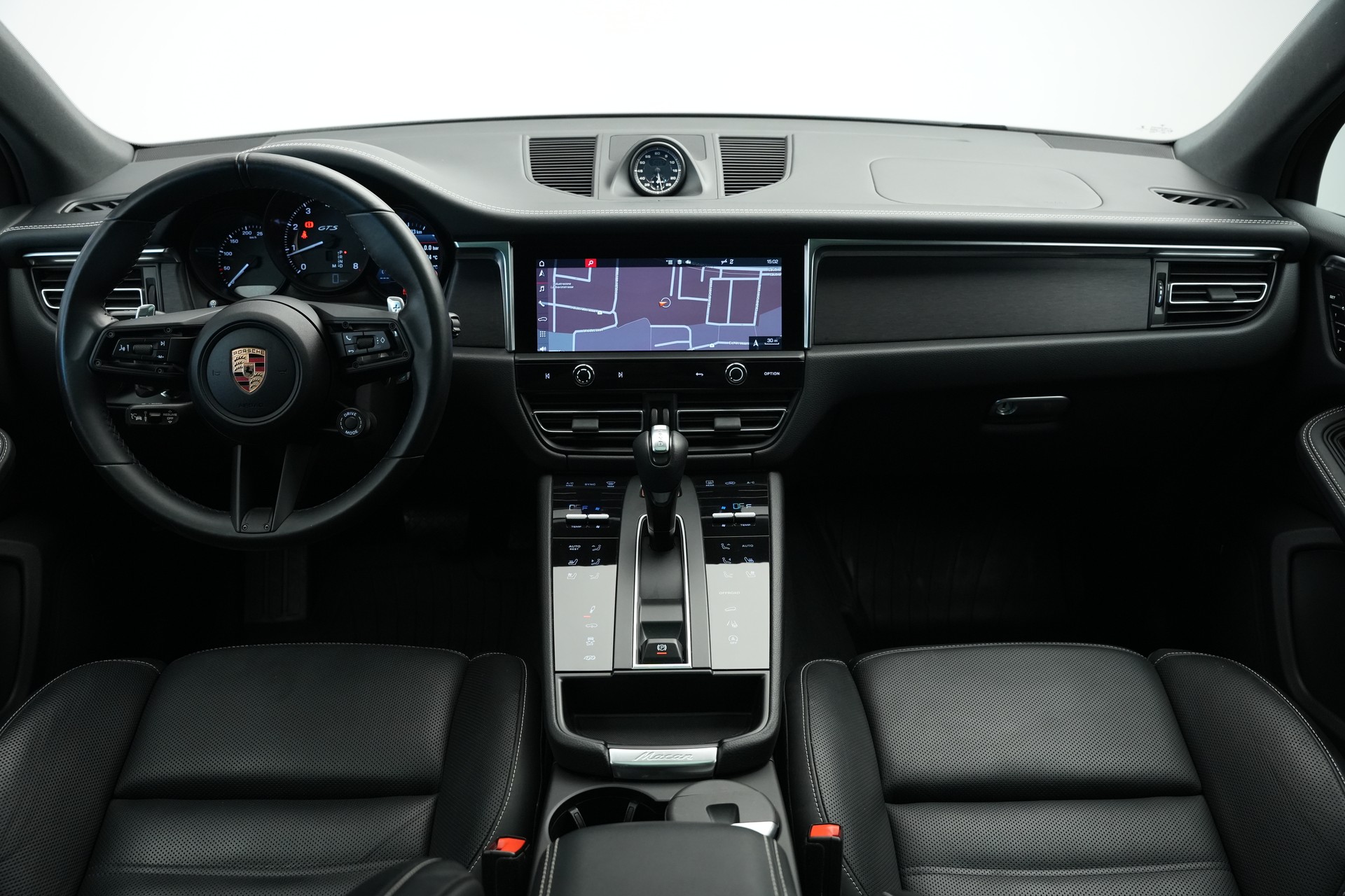 PORSCHE Macan GTS PDK *CH-Fahrzeug* *Panorama*-image-12