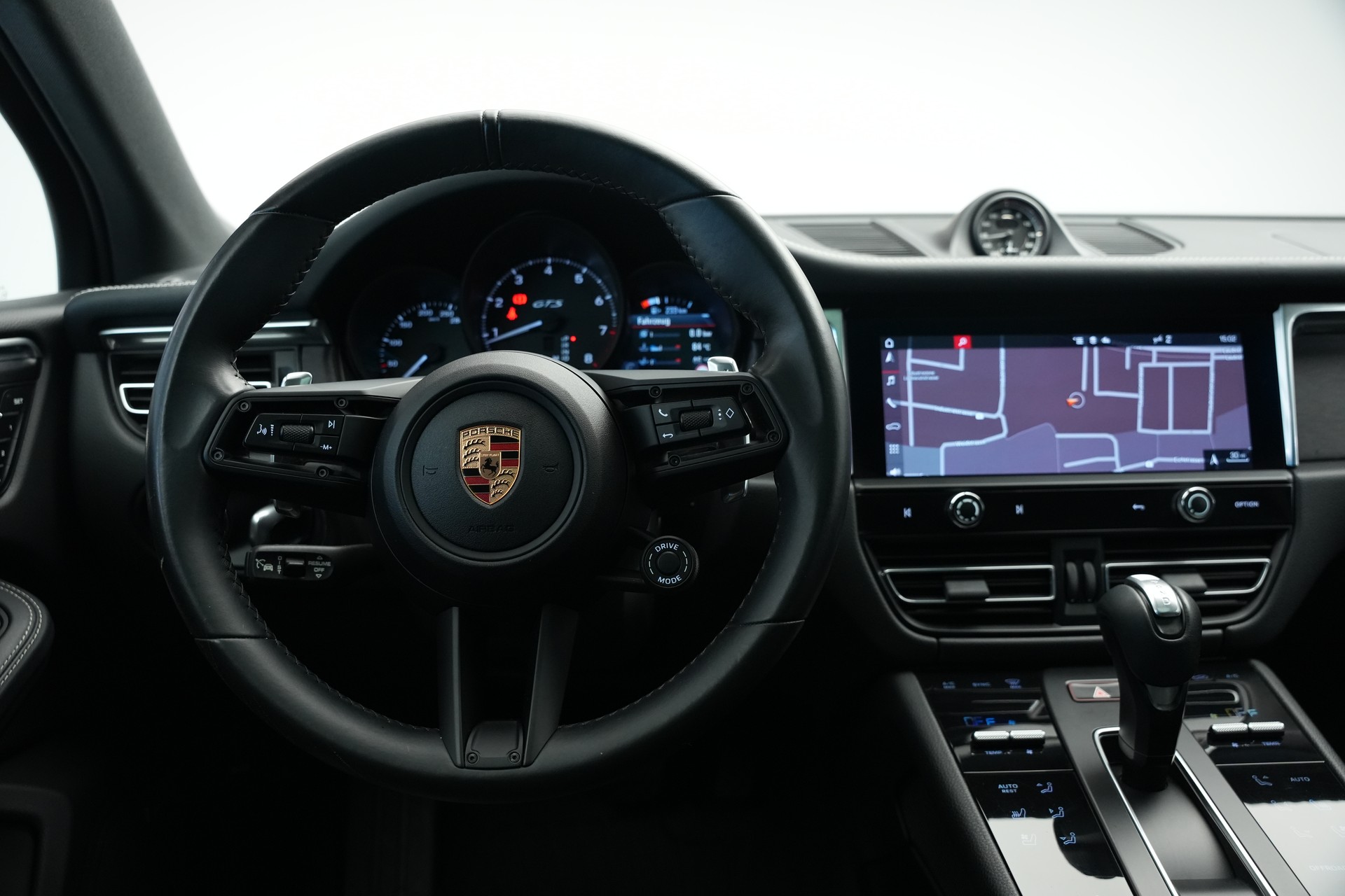 PORSCHE Macan GTS PDK *CH-Fahrzeug* *Panorama*-image-20