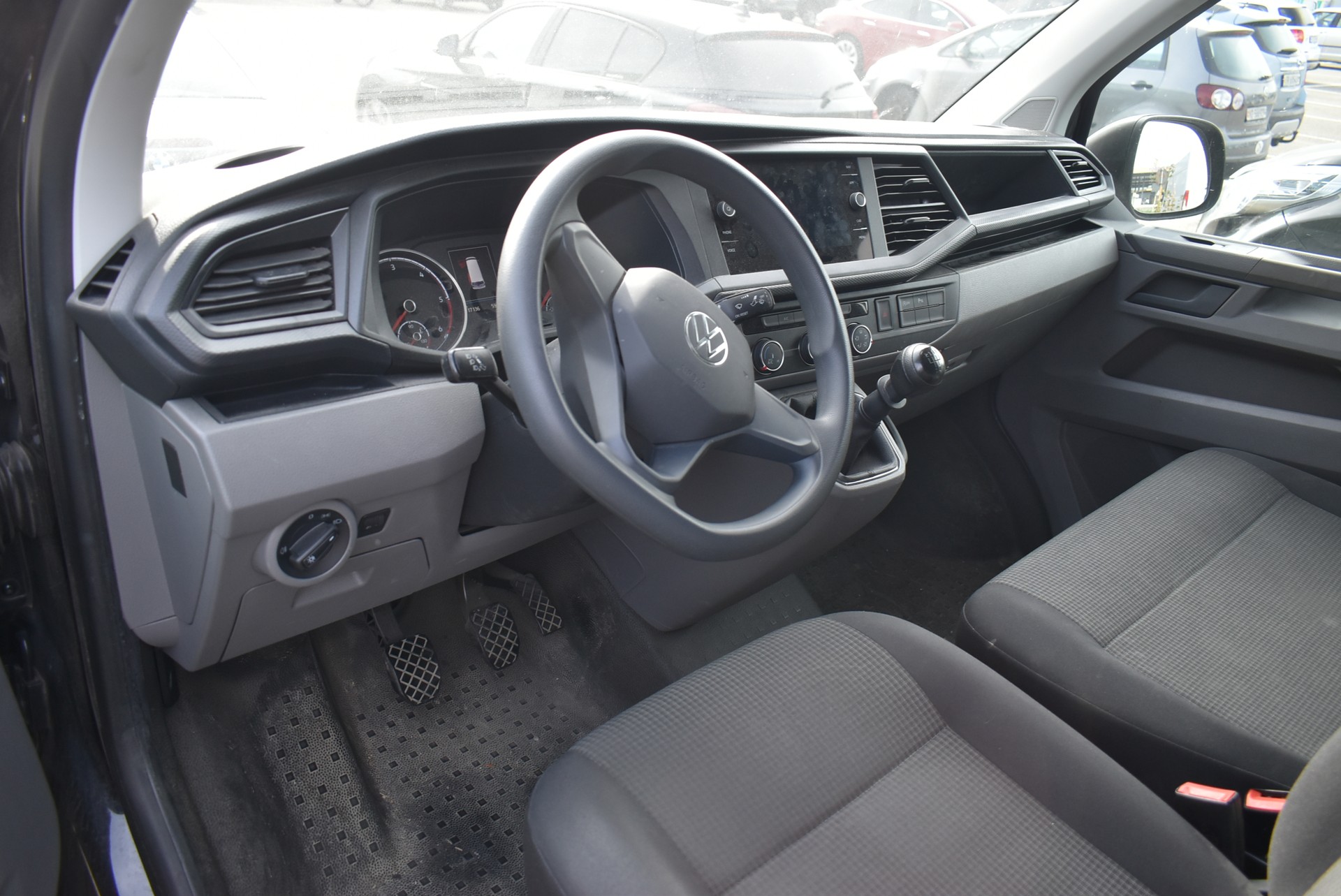 VW T6.1 2.0 TDI-image-2