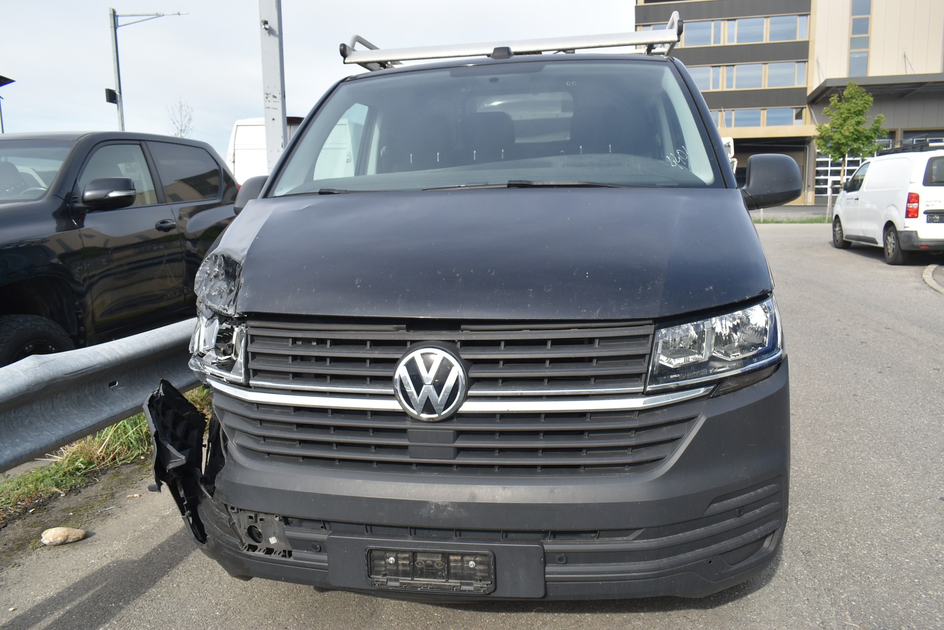 VW T6.1 2.0 TDI-image-1