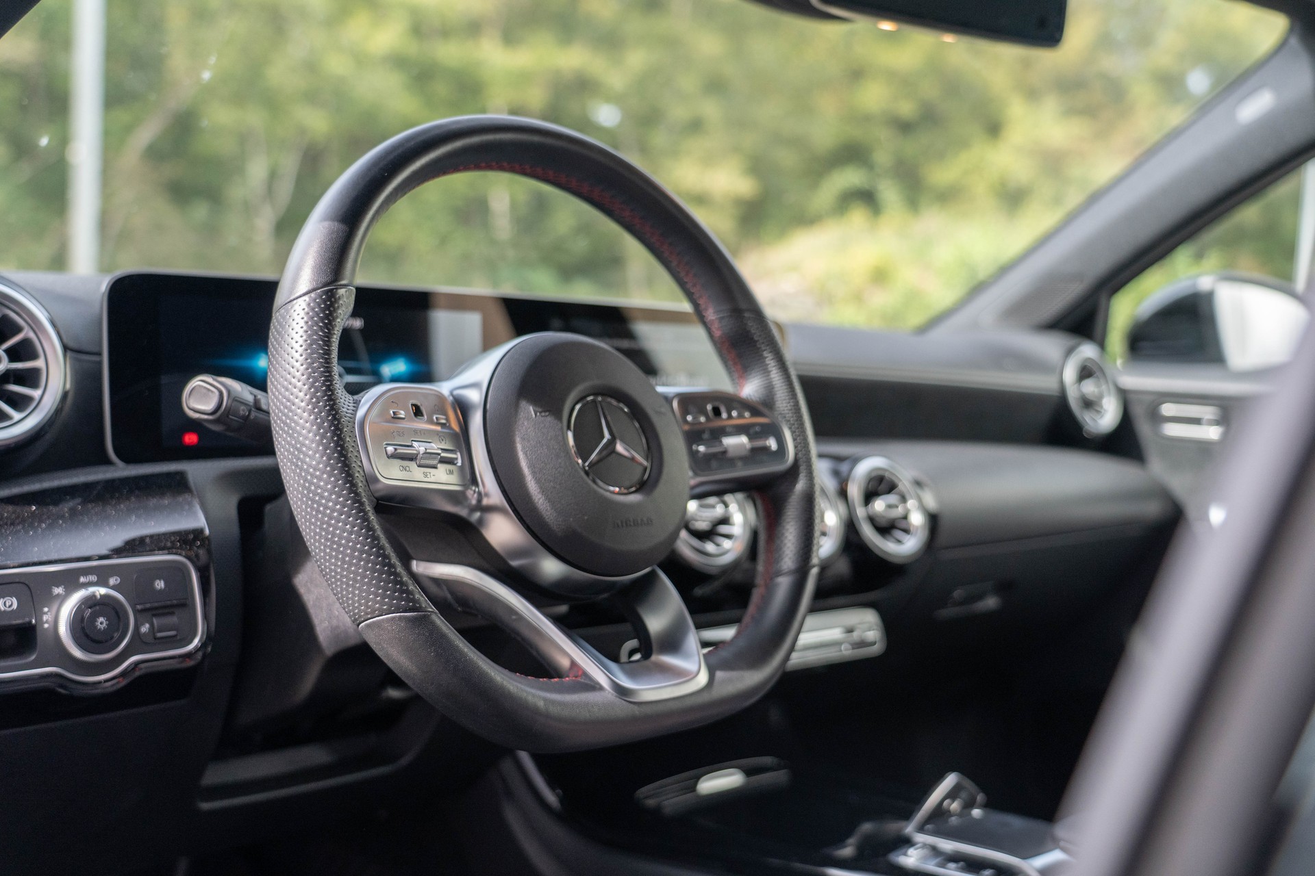 MERCEDES-BENZ A 220 d Style-image-9