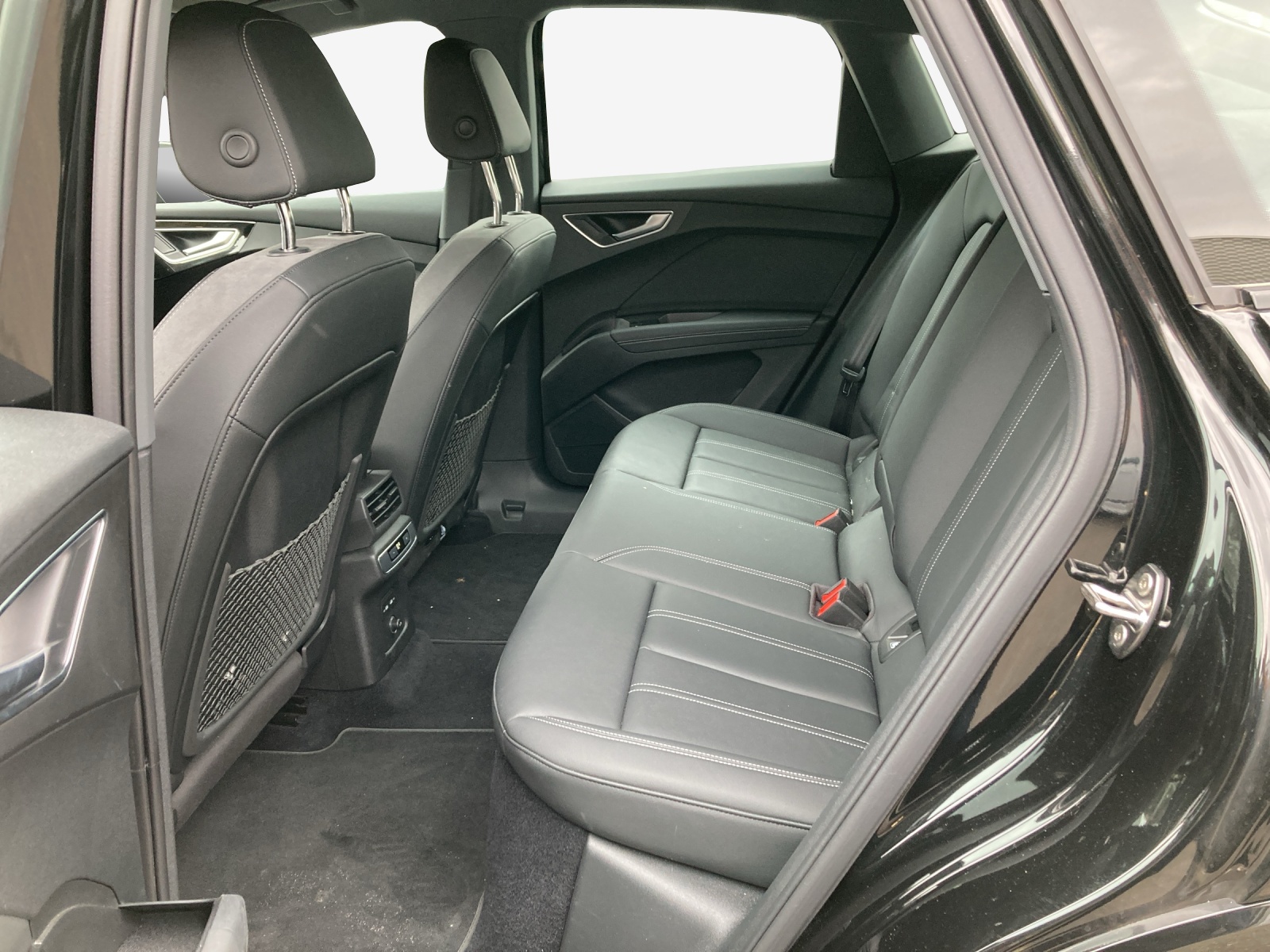 AUDI Q4 Sportback e-tron 50 quattro-image-11