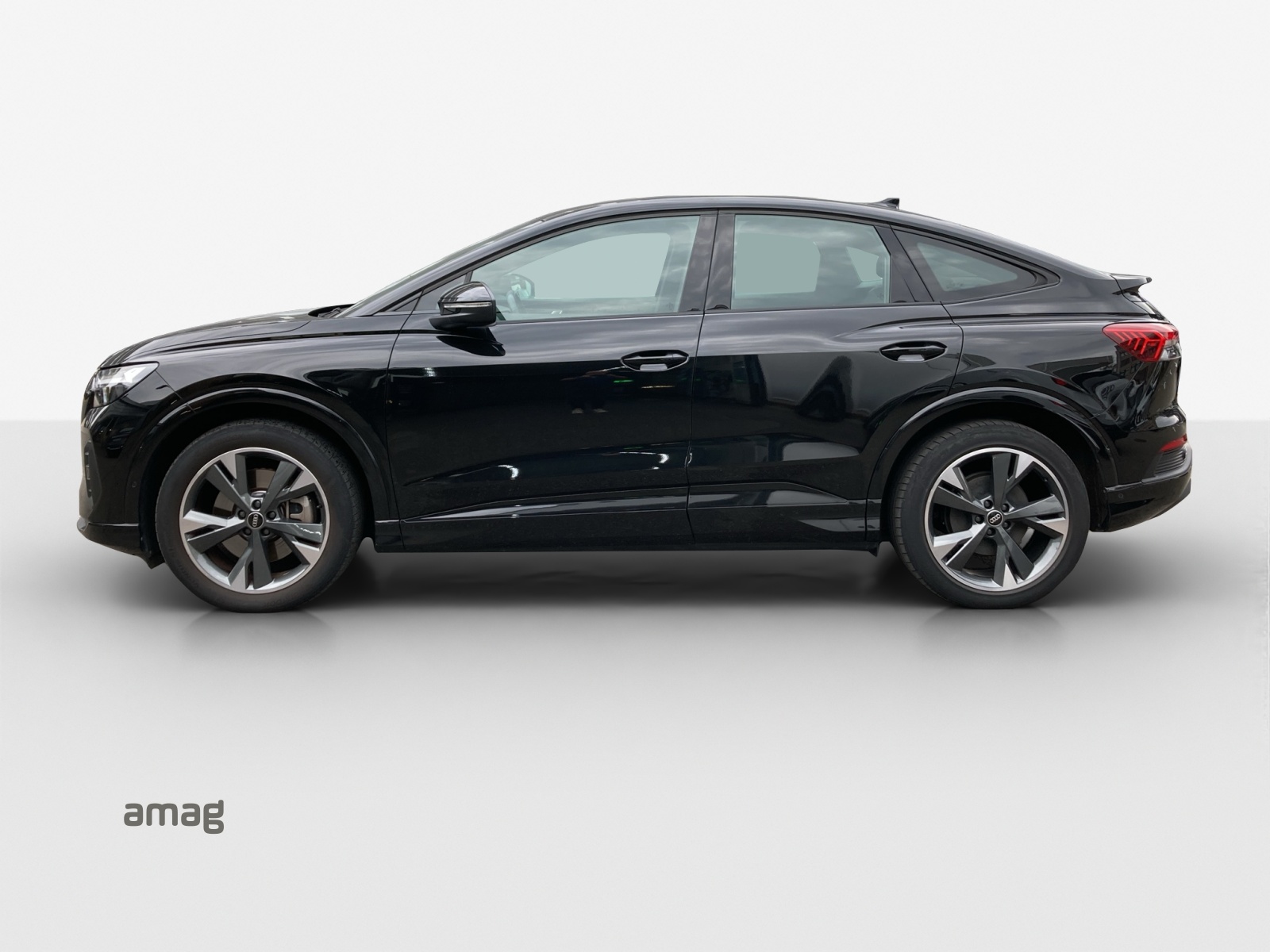 AUDI Q4 Sportback e-tron 50 quattro-image-1