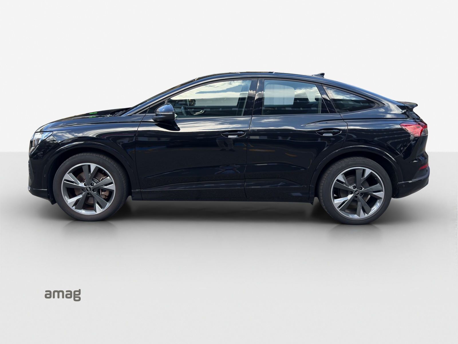 AUDI Q4 Sportback e-tron 50 quattro-image-1