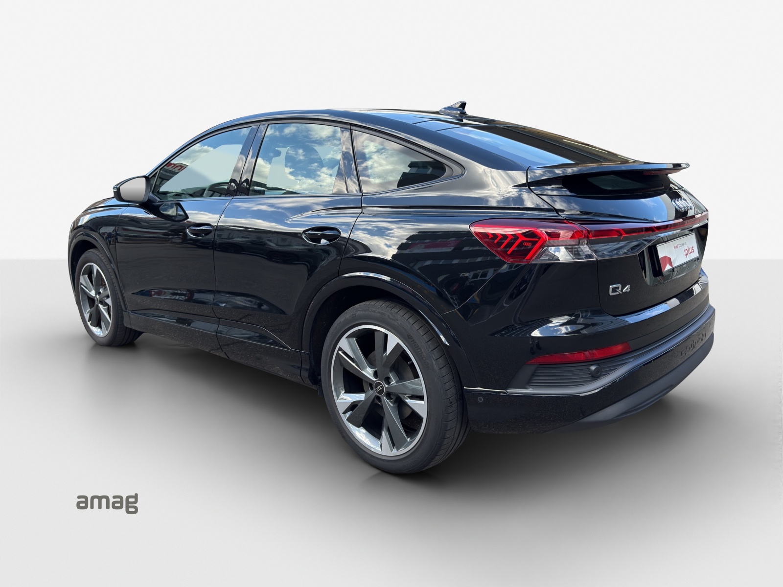 AUDI Q4 Sportback e-tron 50 quattro-image-2