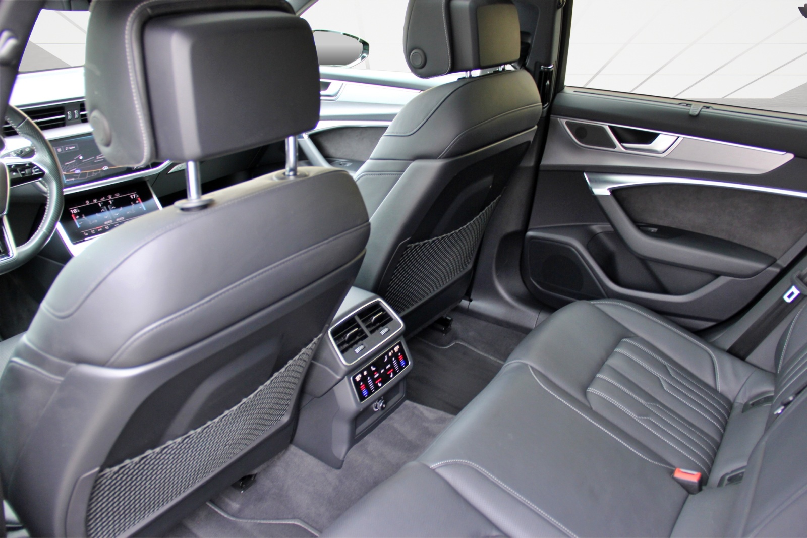 AUDI A6 Avant 50 TDI quattro S-LINE-image-9