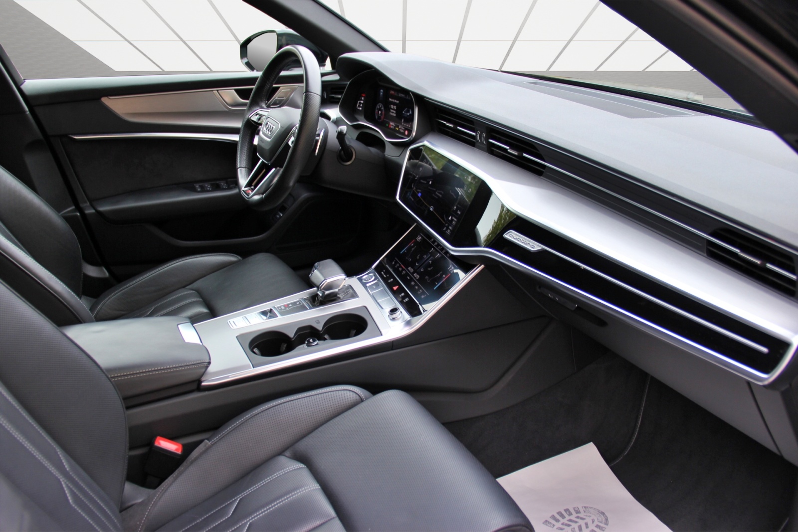 AUDI A6 Avant 50 TDI quattro S-LINE-image-12