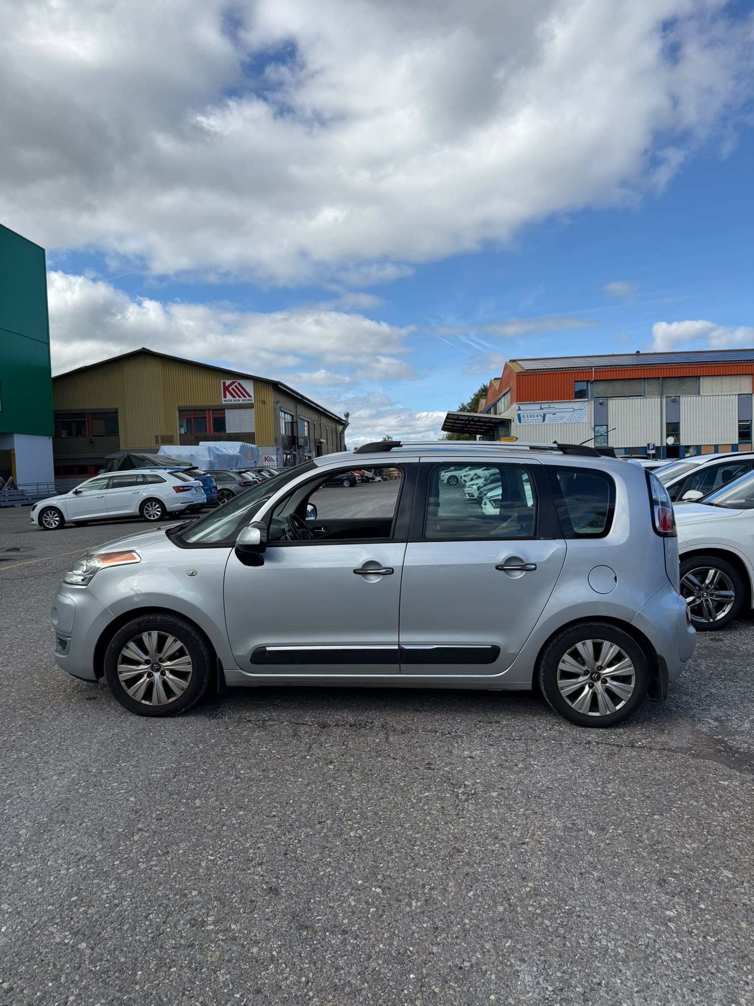 CITROEN C3 Picasso 1.6 HDi Swiss Style EGS6-image-3