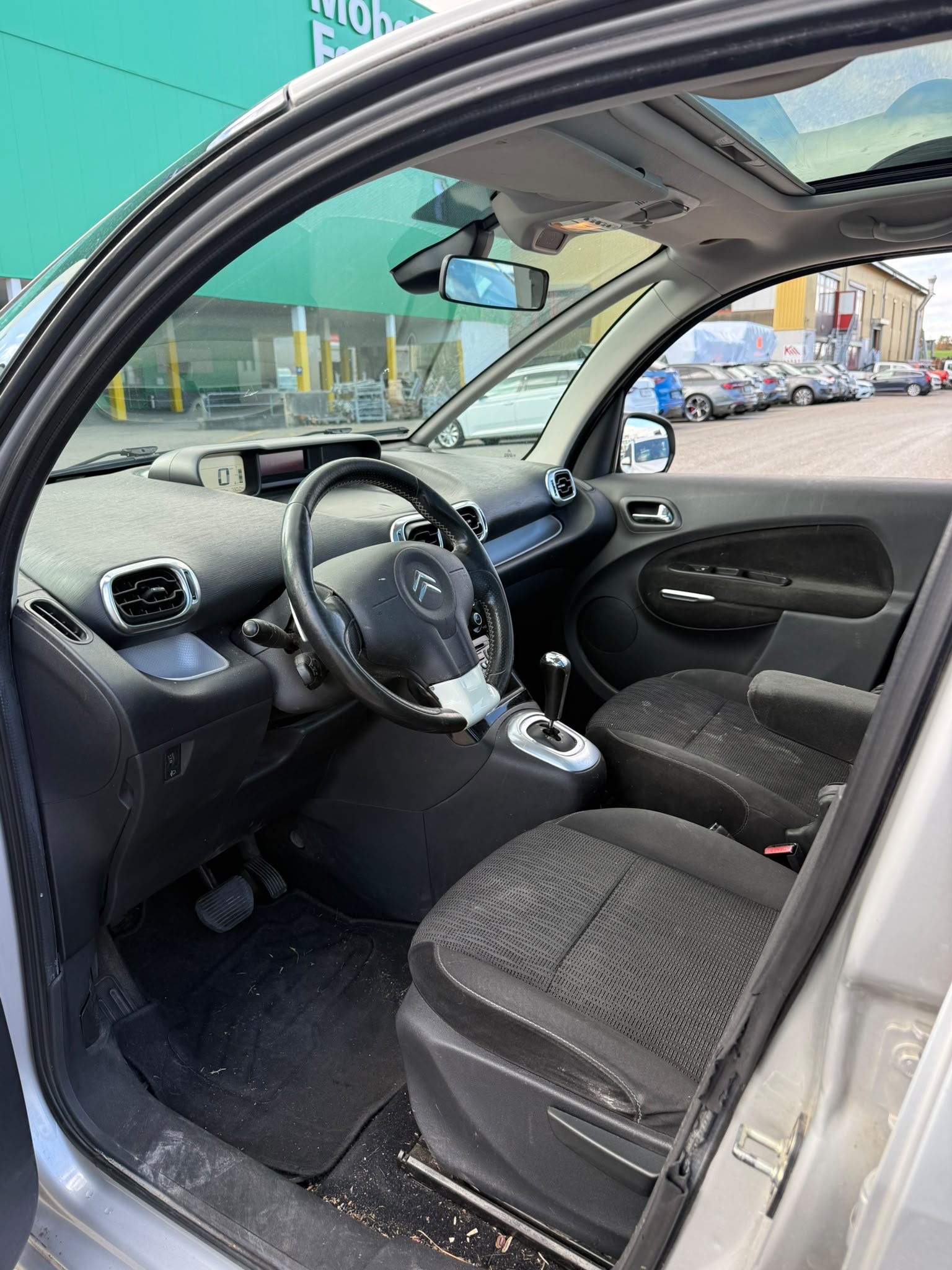 CITROEN C3 Picasso 1.6 HDi Swiss Style EGS6-image-7