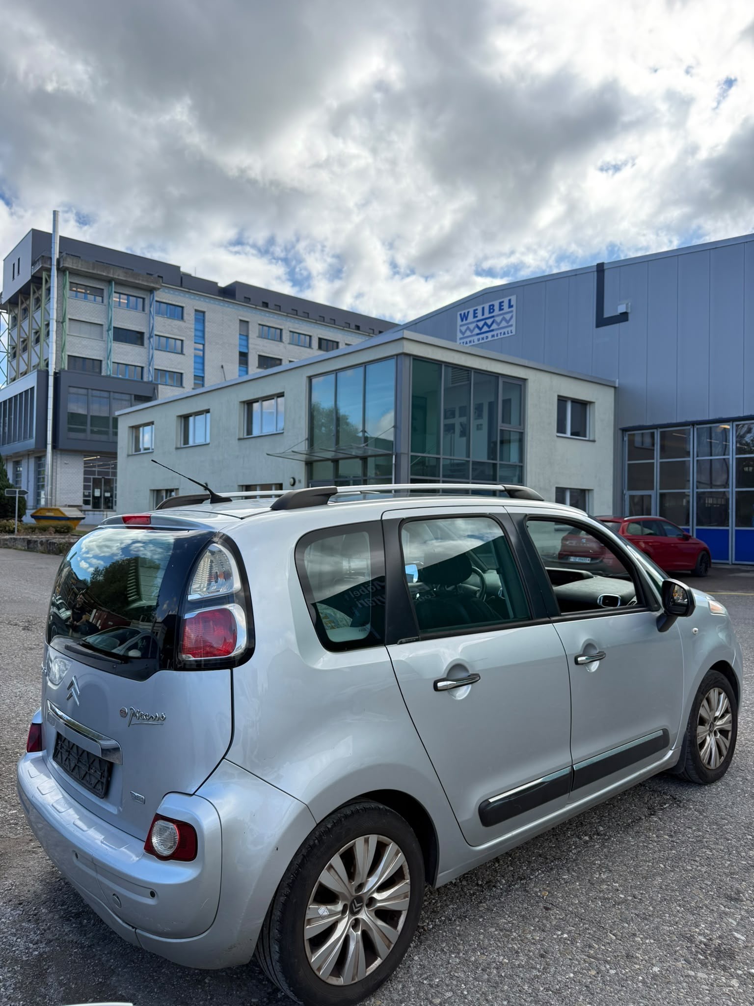 CITROEN C3 Picasso 1.6 HDi Swiss Style EGS6-image-5