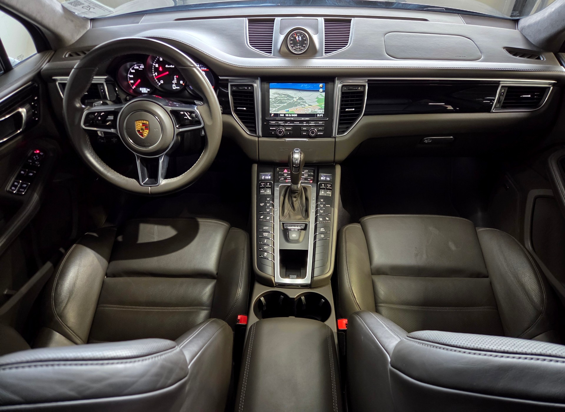 PORSCHE Macan 3.6 V6 Turbo-image-16
