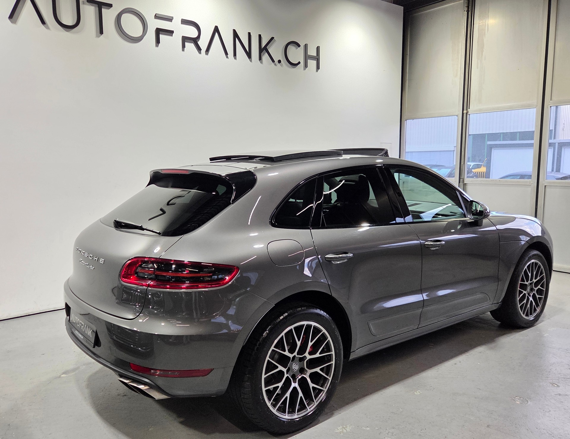 PORSCHE Macan 3.6 V6 Turbo-image-9