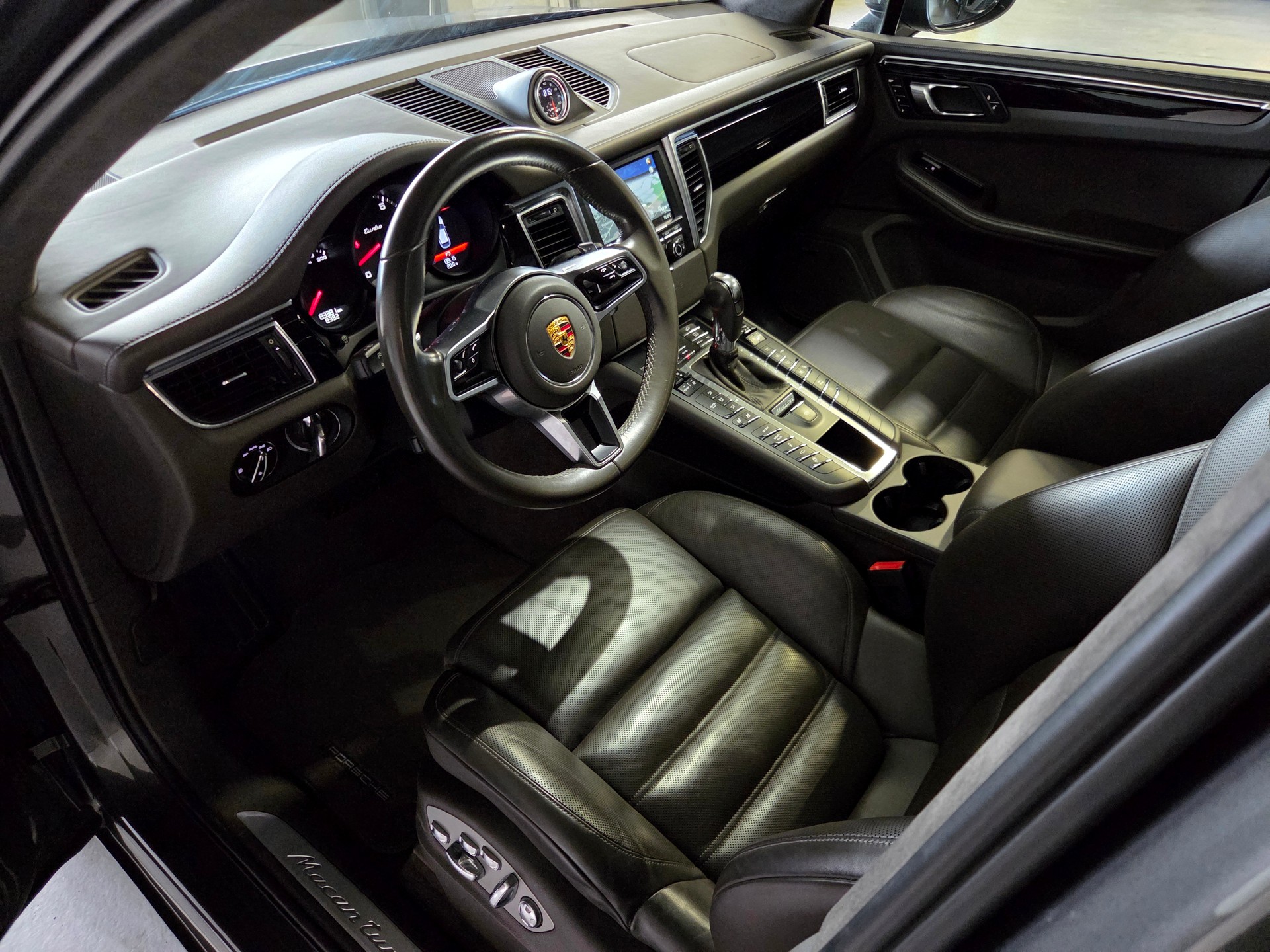 PORSCHE Macan 3.6 V6 Turbo-image-11