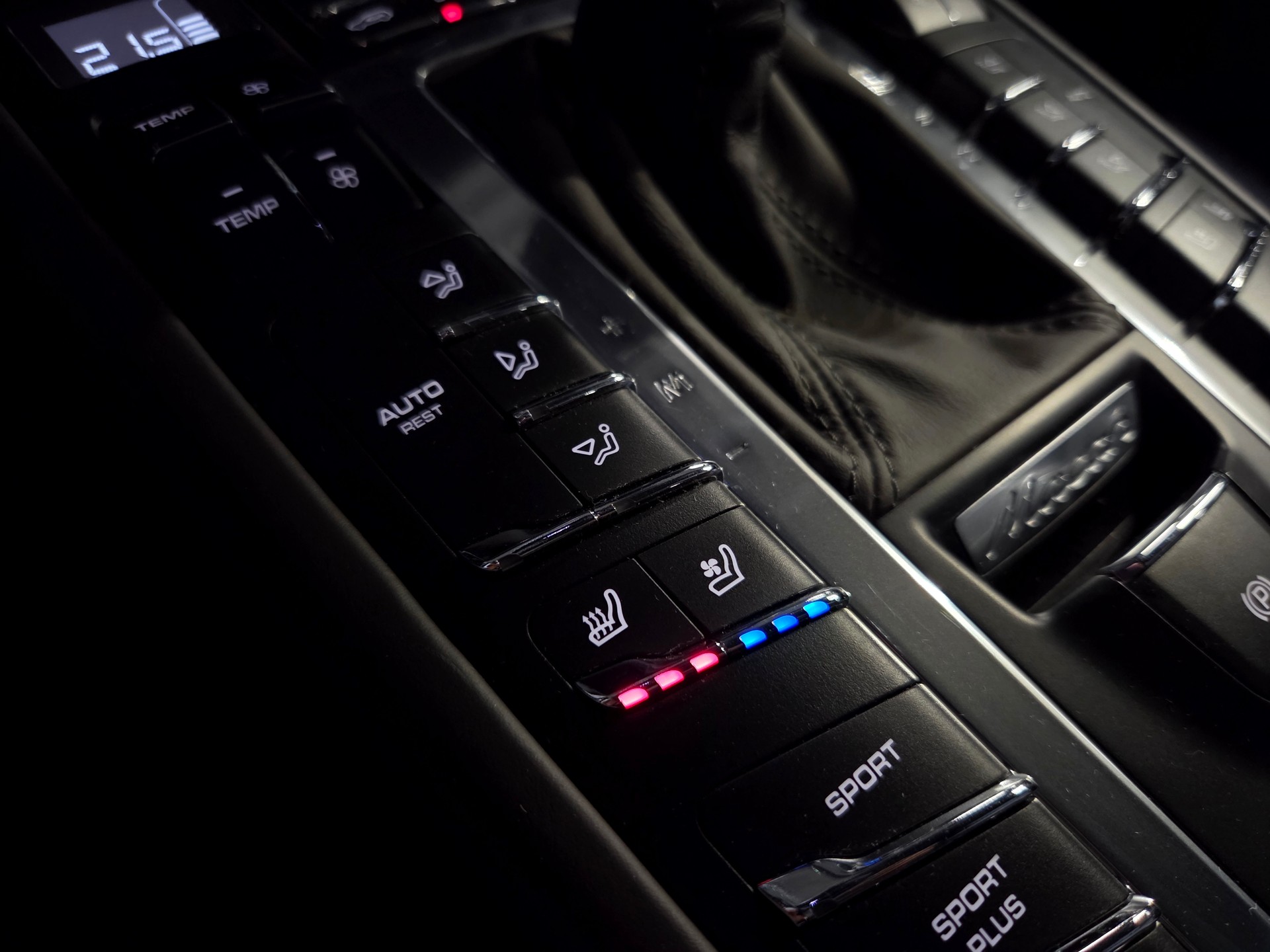 PORSCHE Macan 3.6 V6 Turbo-image-13