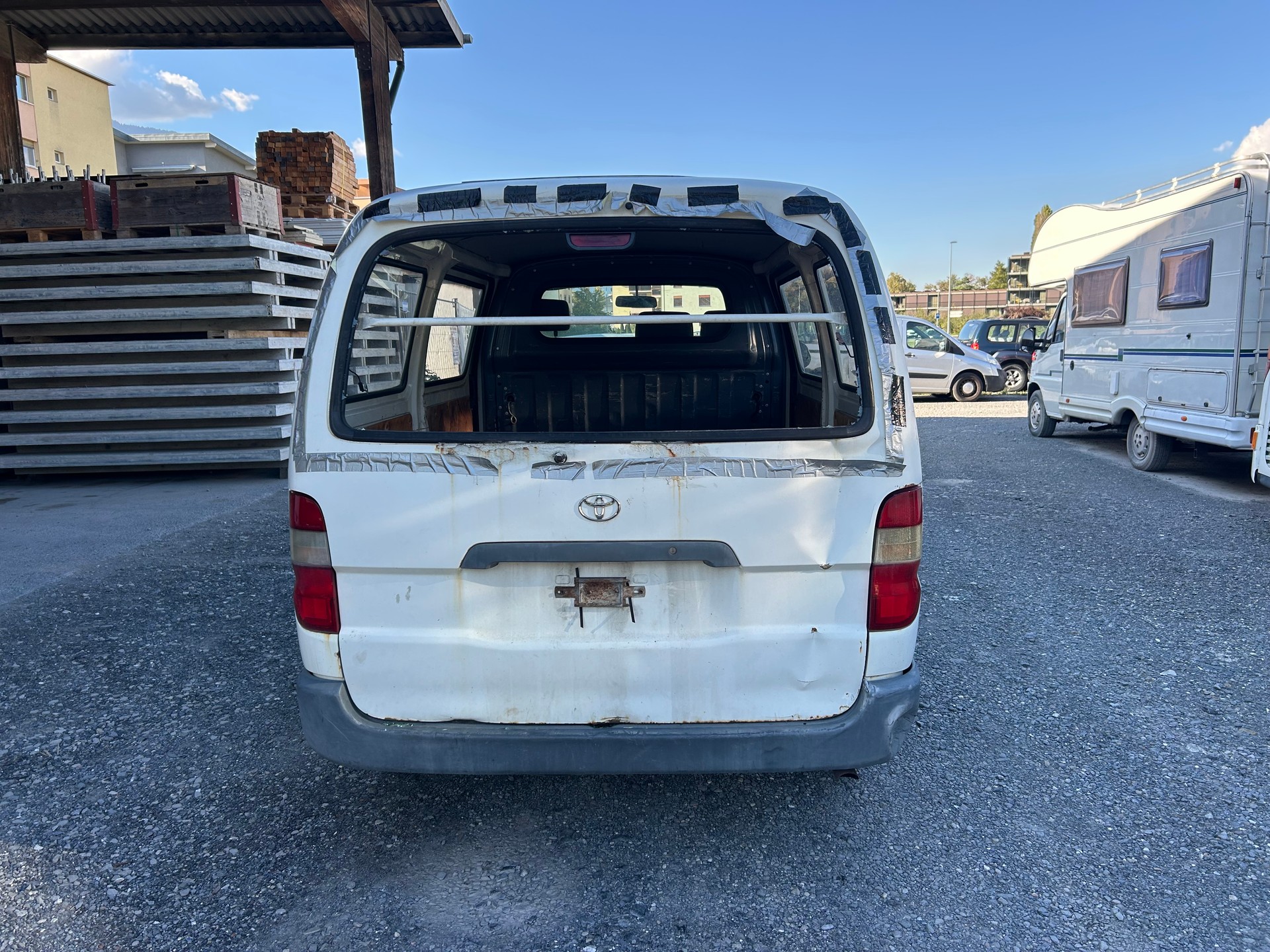 TOYOTA HI-ACE-image-5