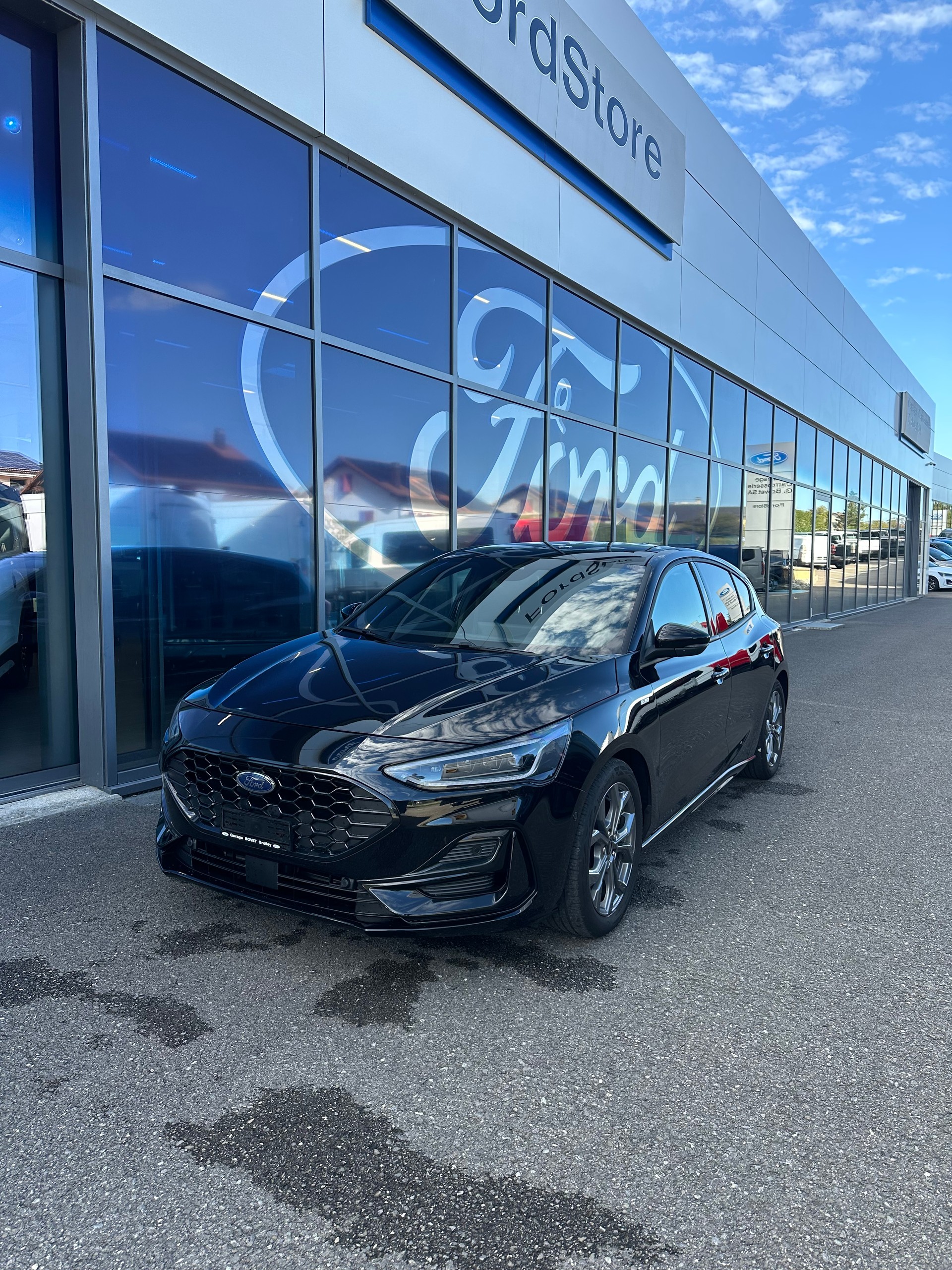 FORD Focus 1.0i EcoB Hybrid 125 ST-Line X-showroom-element-1