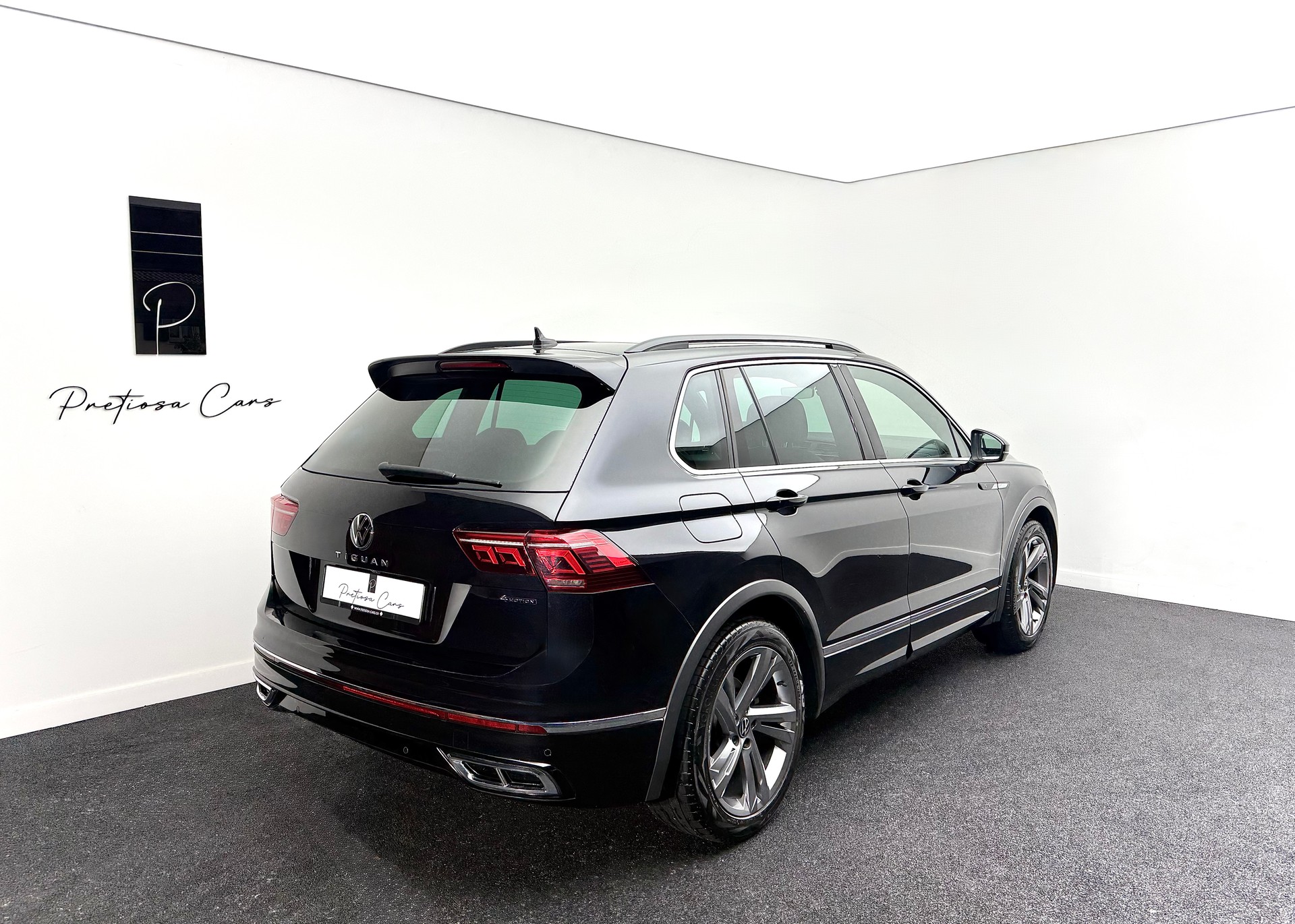VW Tiguan 2.0 TDI SCR R-Line 4Motion DSG-image-4