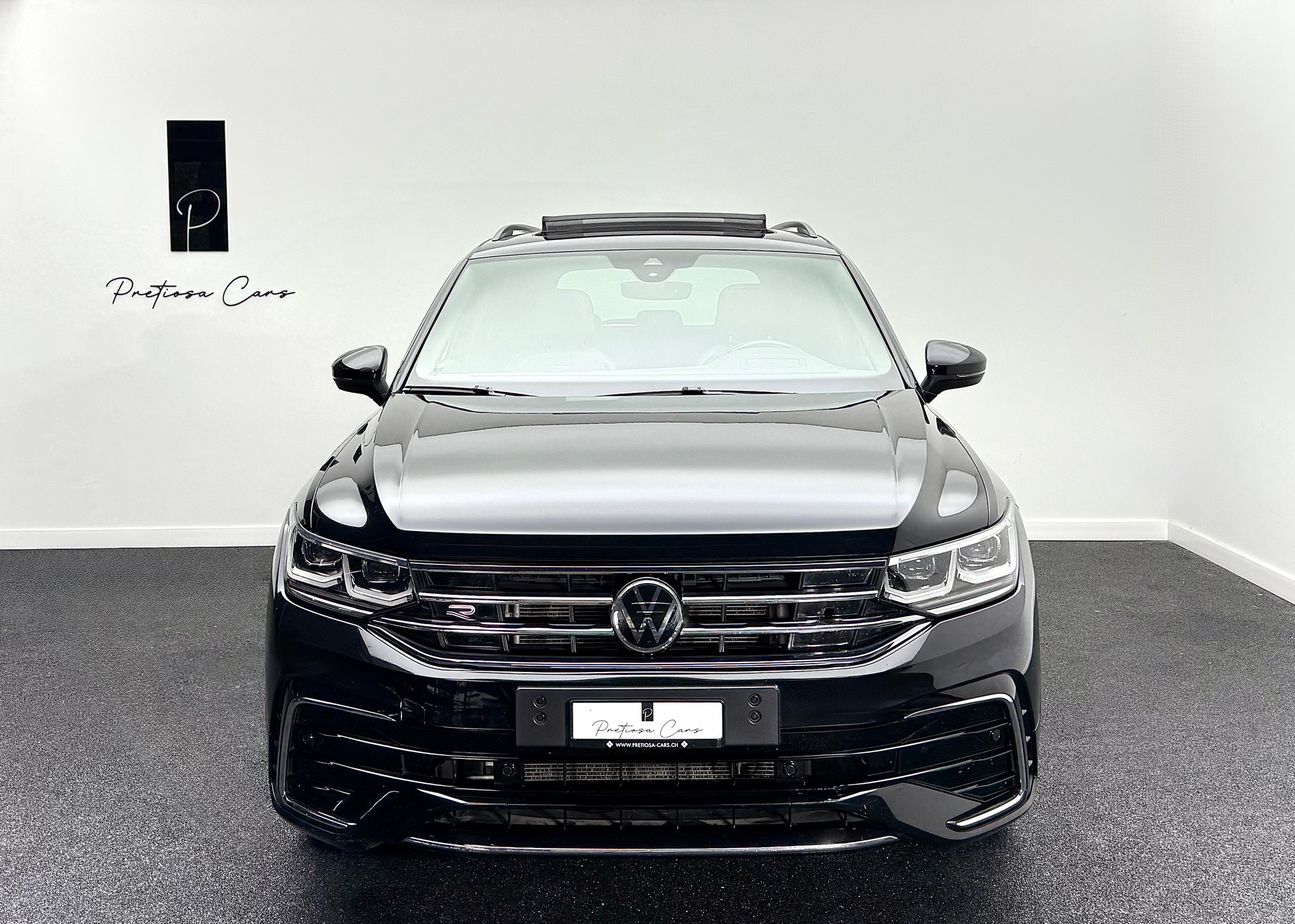 VW Tiguan 2.0 TDI SCR R-Line 4Motion DSG-showroom-element-2