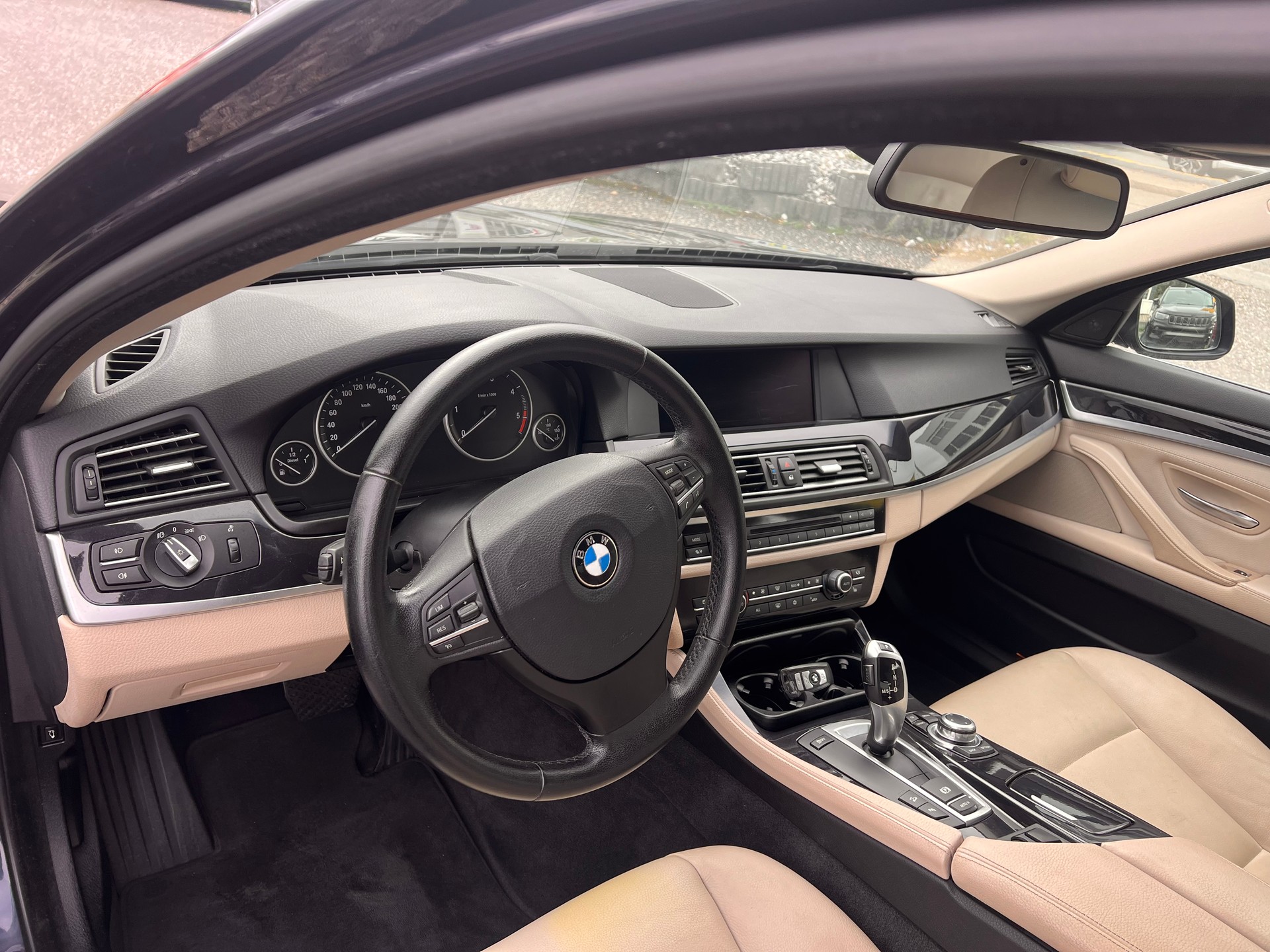BMW 530d xDrive Steptronic-image-10