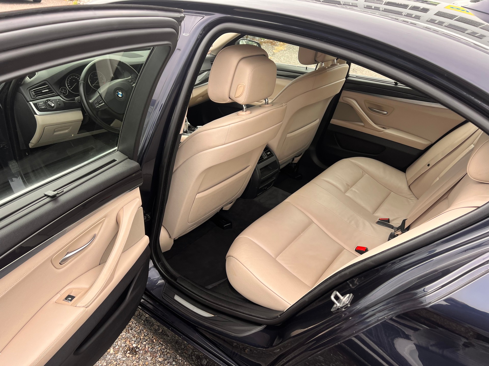 BMW 530d xDrive Steptronic-image-13