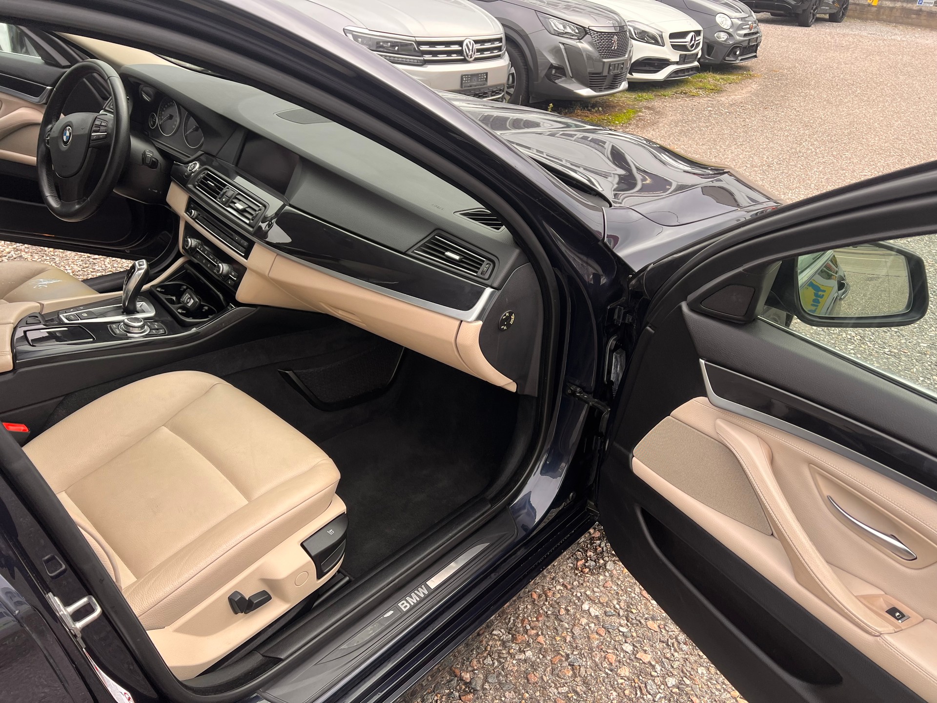 BMW 530d xDrive Steptronic-image-12