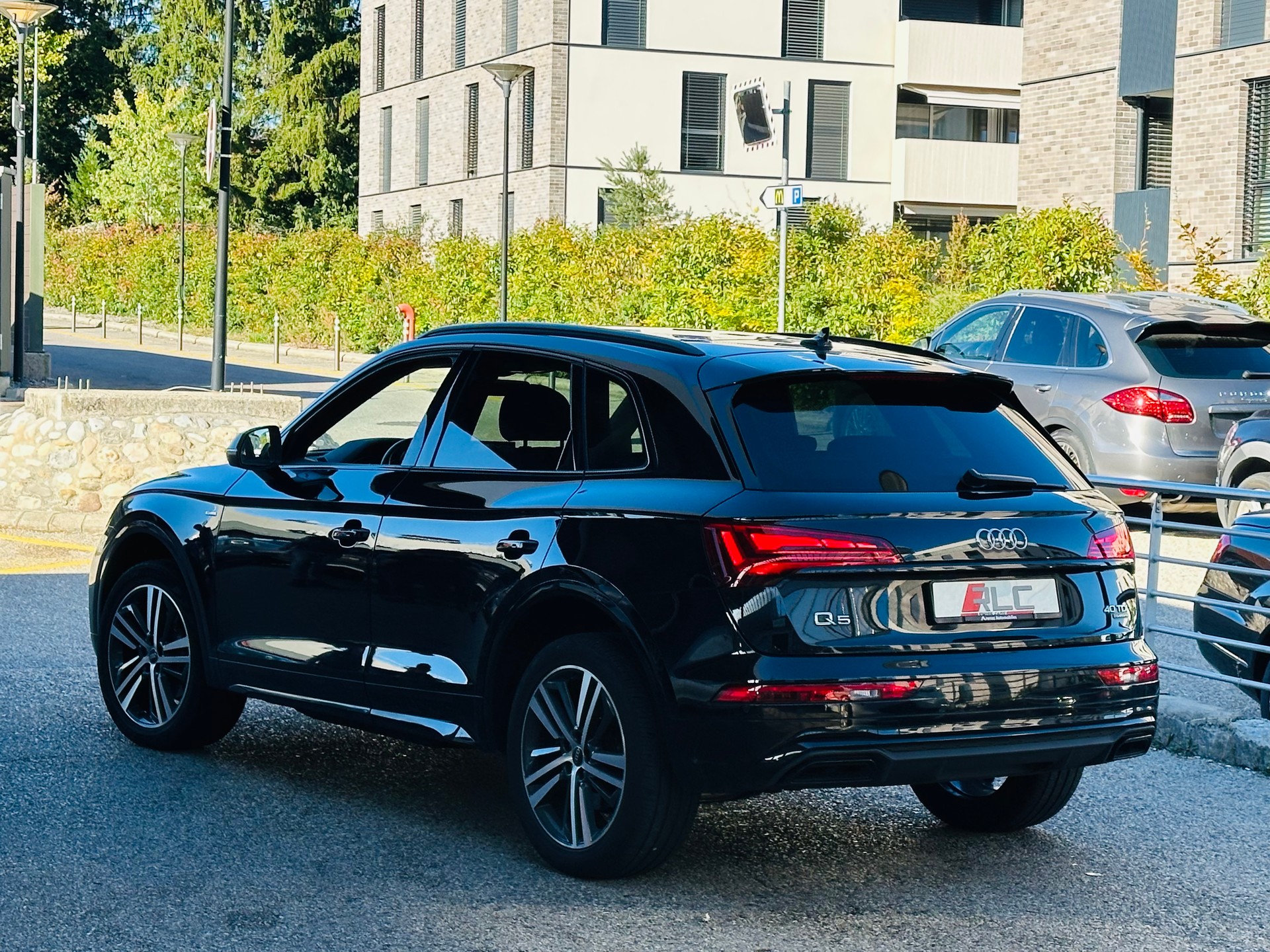 AUDI Q5 40 TDI S-line quattro S-tronic-image-6