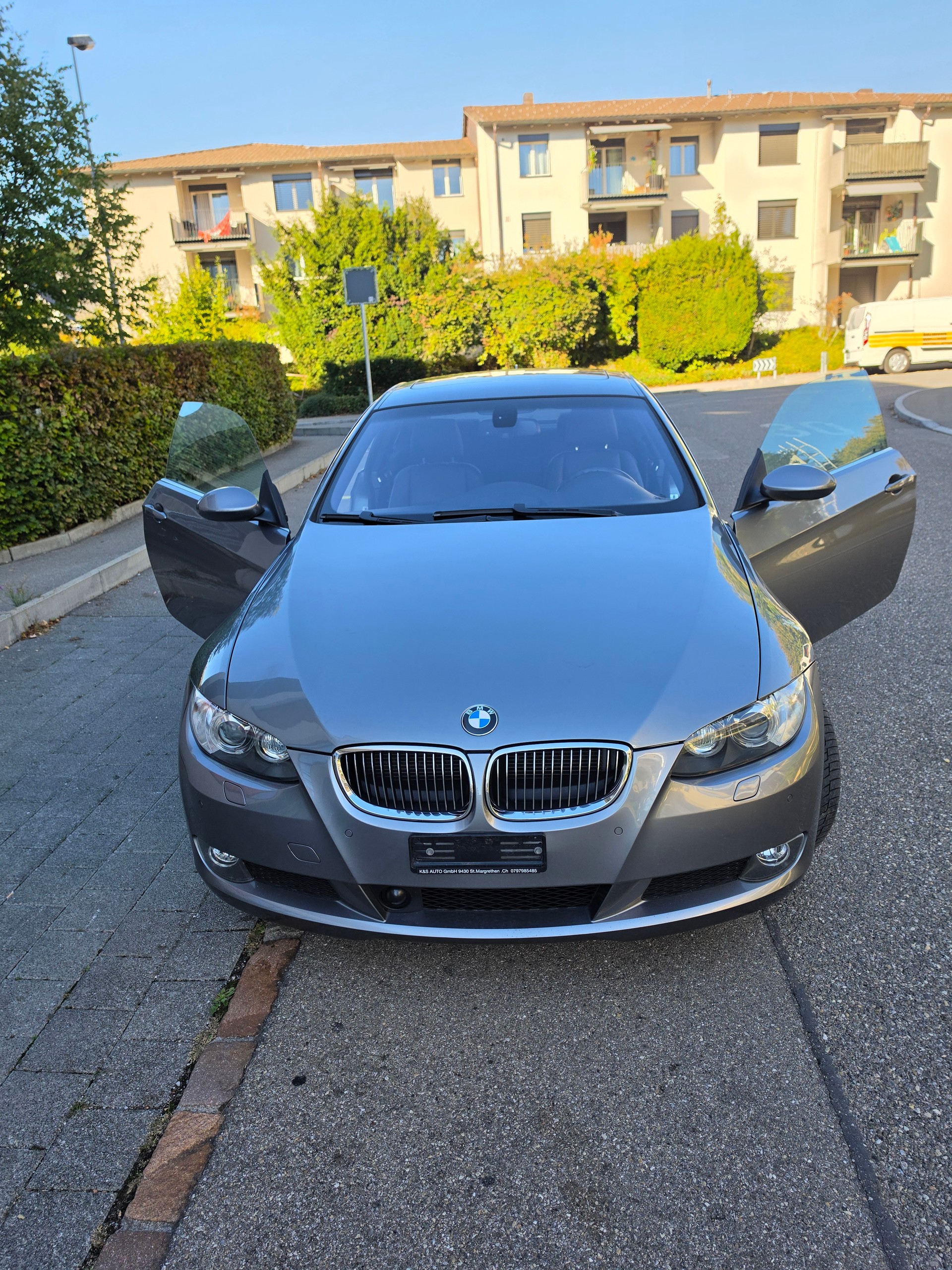 BMW 330d xDrive Coupé-image-0