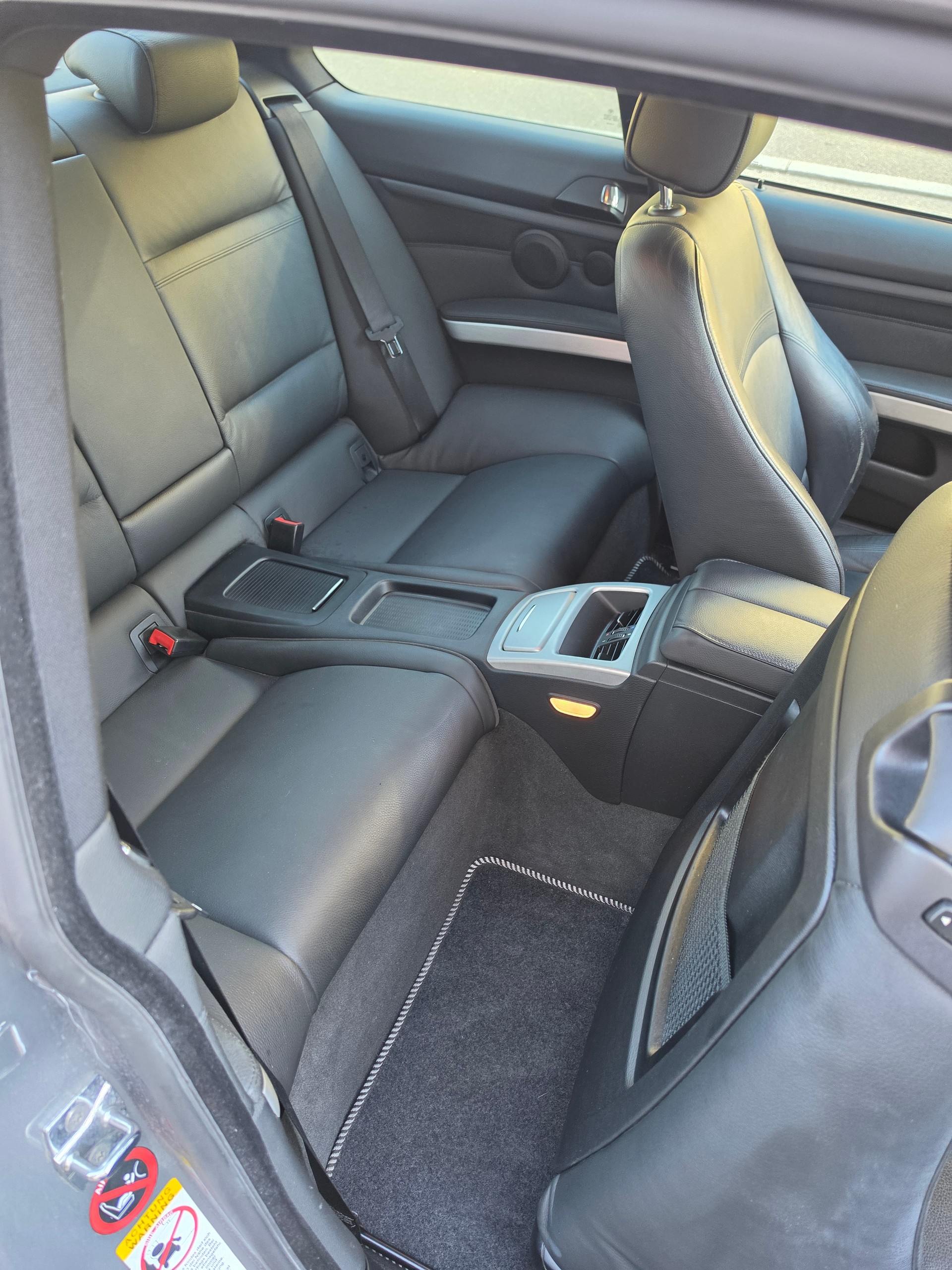 BMW 330d xDrive Coupé-image-9