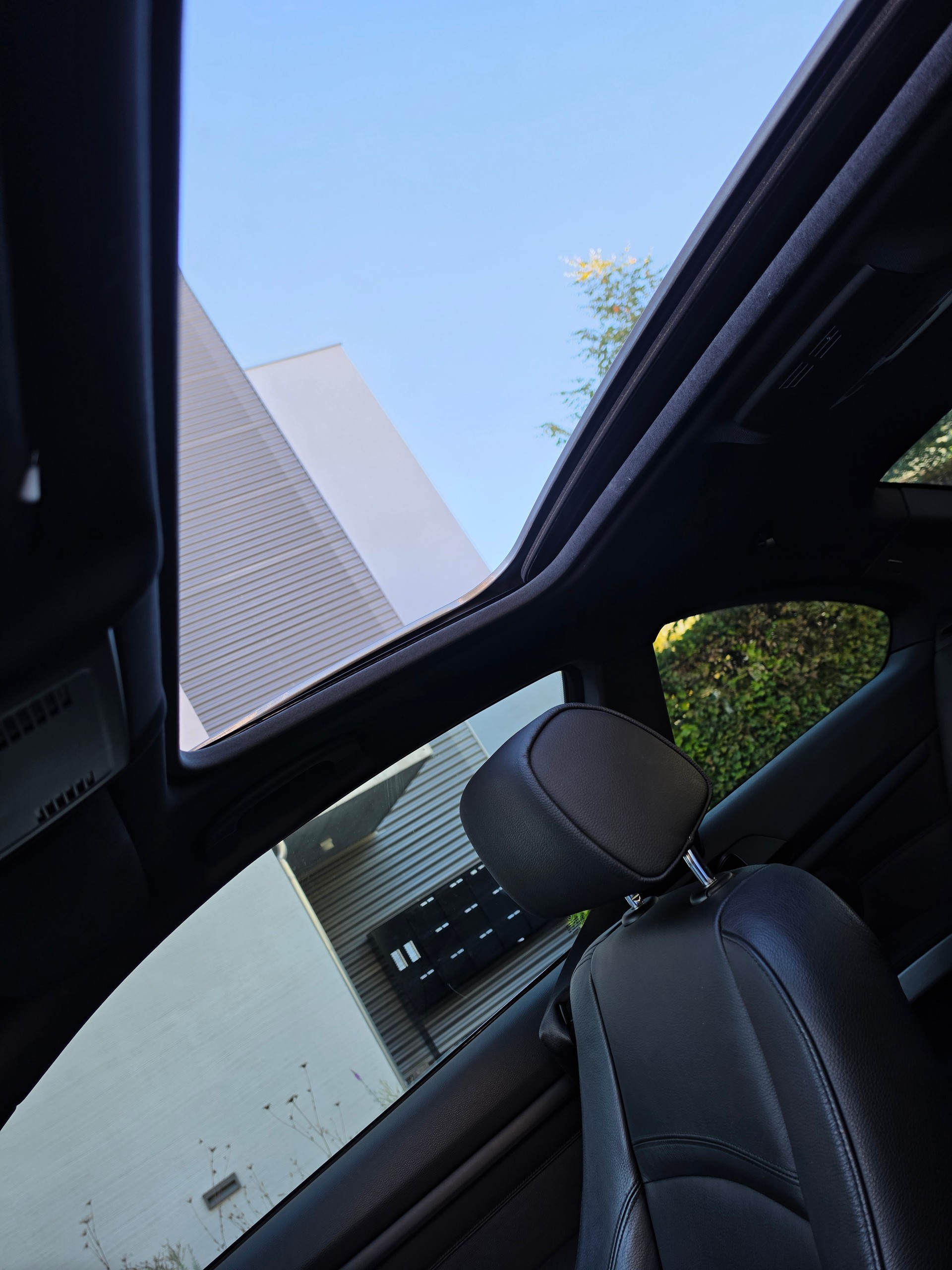 BMW 330d xDrive Coupé-image-7