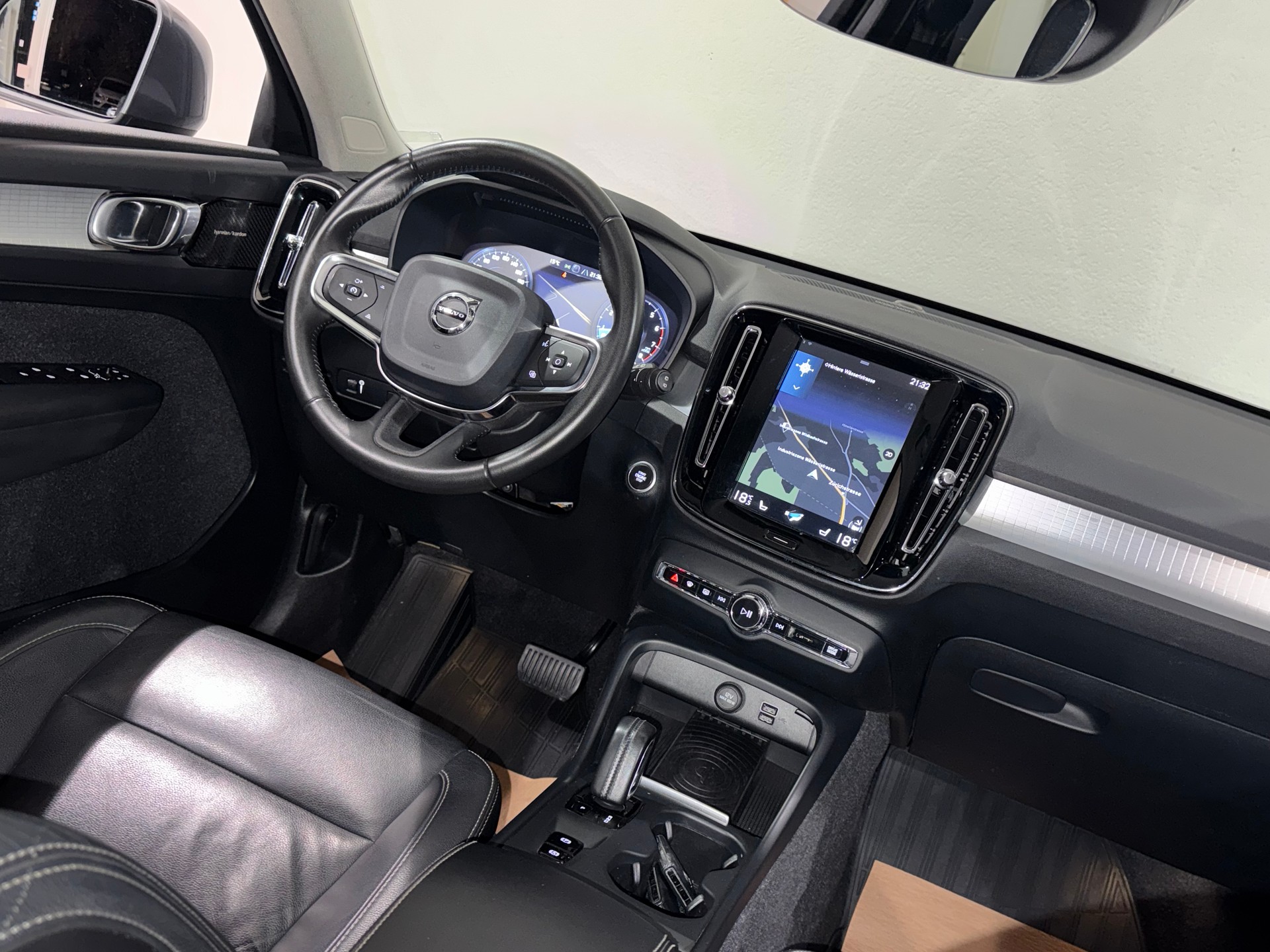VOLVO XC40 T5 AWD Inscription Geartronic I AHK 2100 KG I-image-14