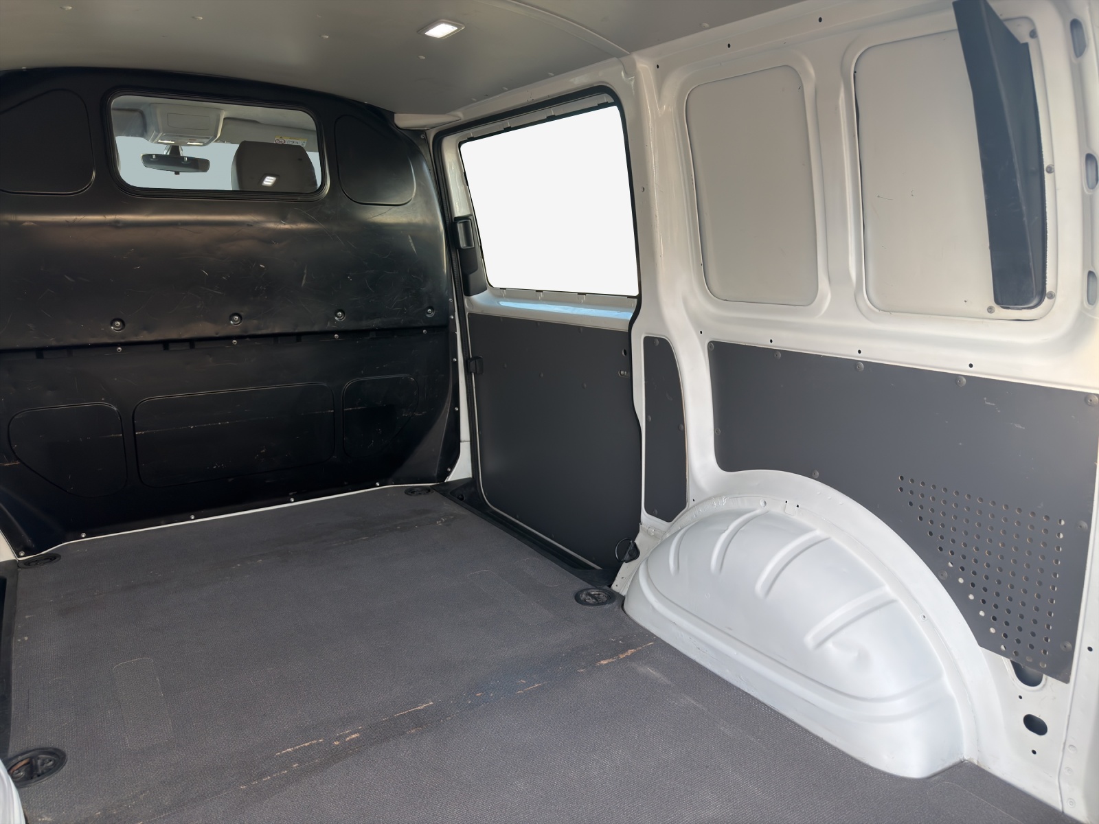 VW T6.1 2.0 TDI-image-14