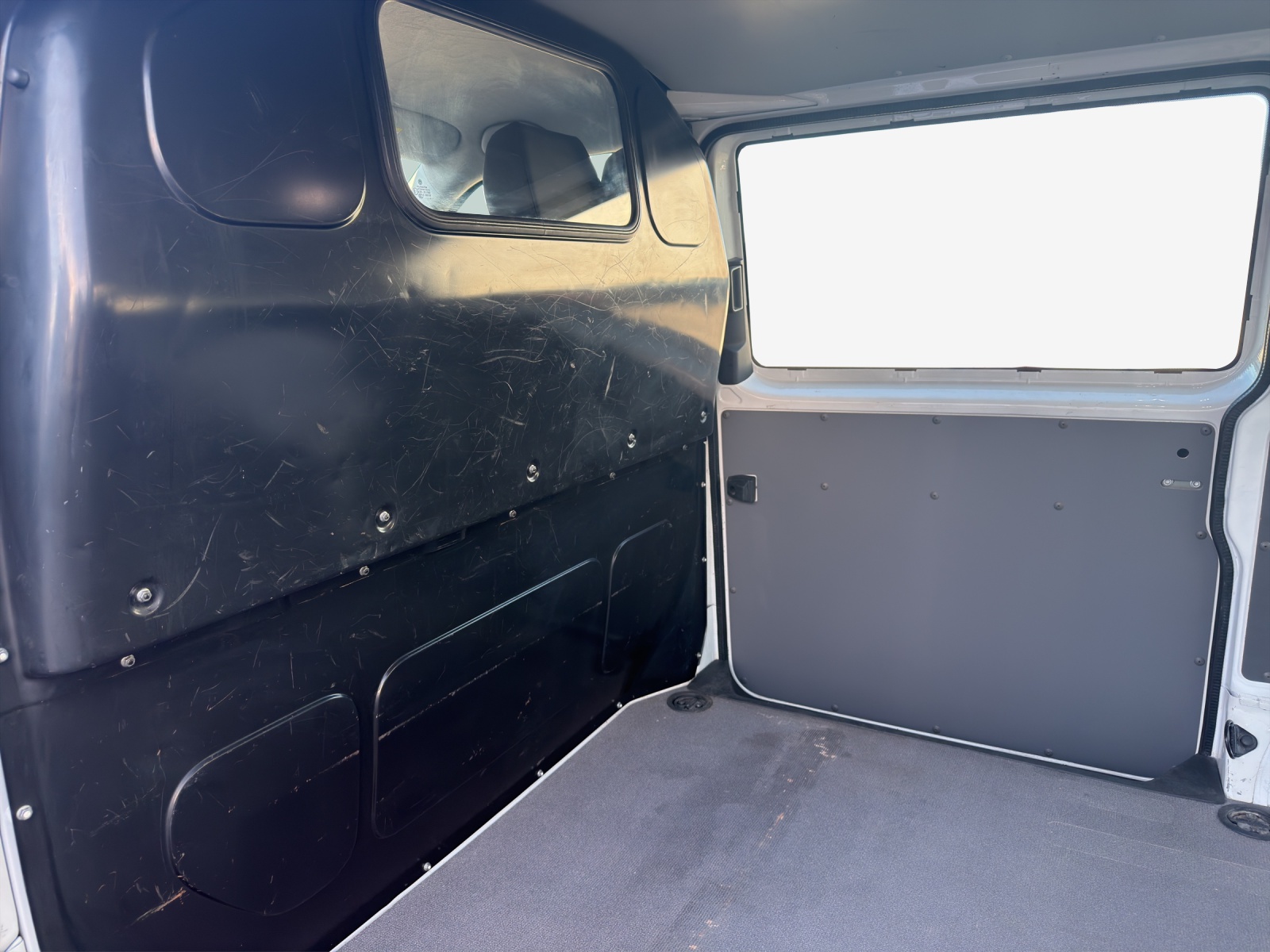 VW T6.1 2.0 TDI-image-11