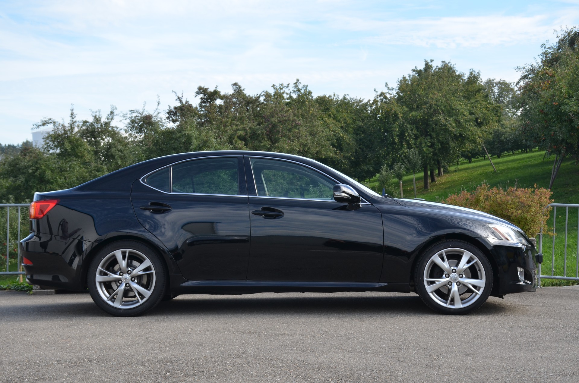 LEXUS IS 250 Sport Automatic-showroom-element-3