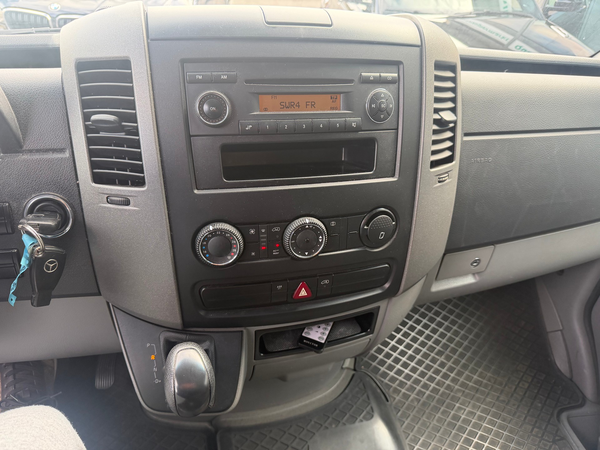 MERCEDES-BENZ Sprinter 315 CDI Standard-image-11