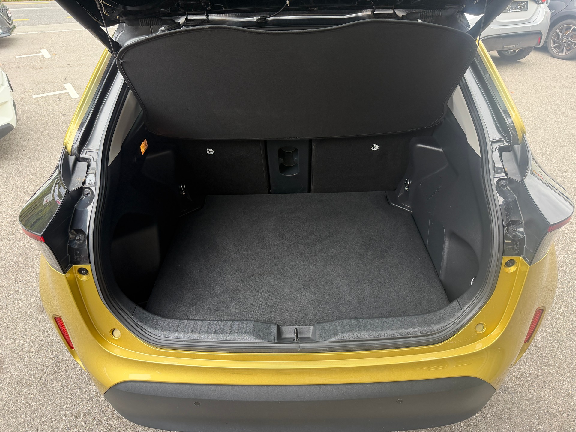 TOYOTA Yaris Cross 1.5 Elegant e-CVT AWDi-image-12