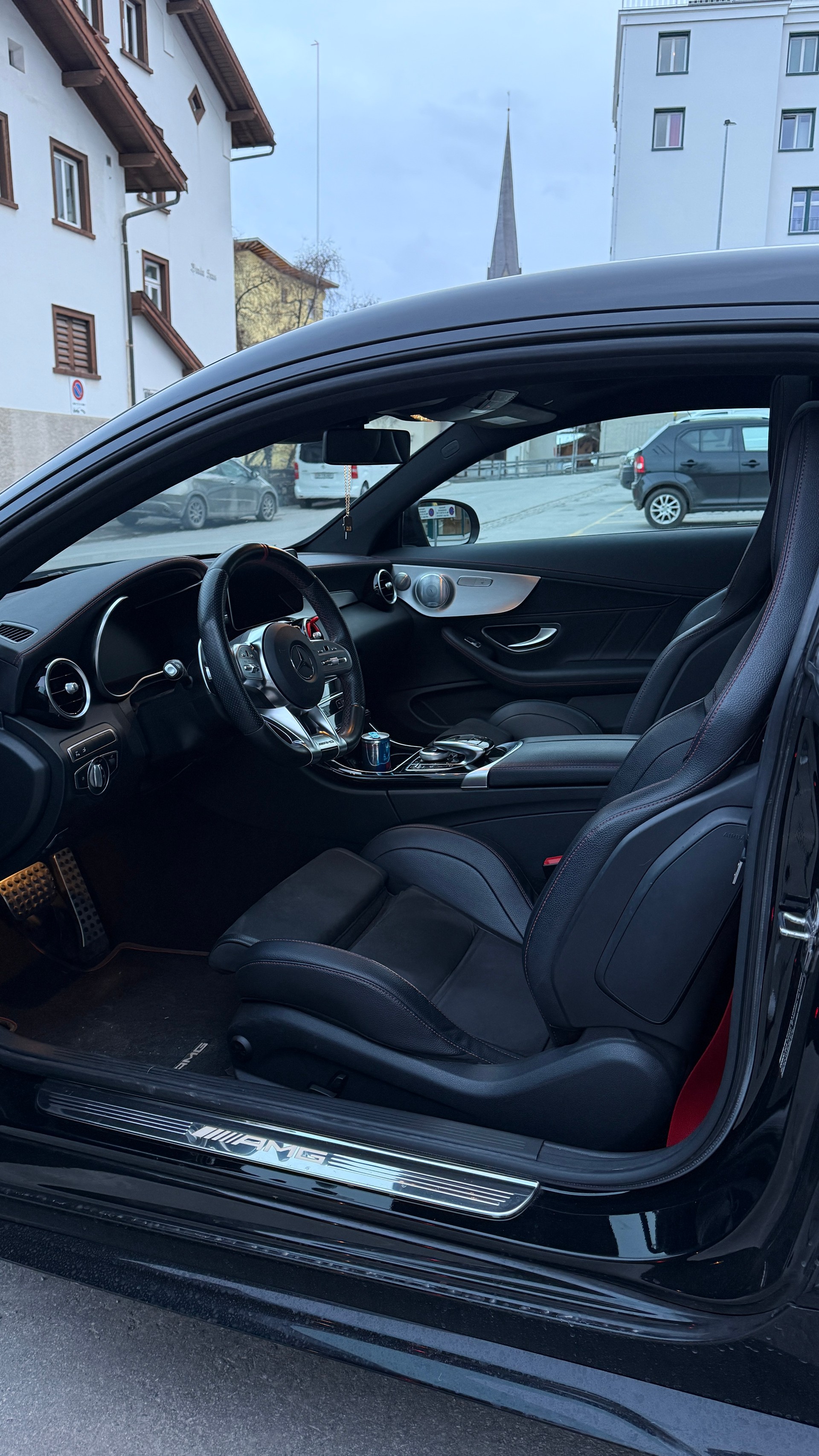 MERCEDES-BENZ C 43 AMG 4matic-image-4