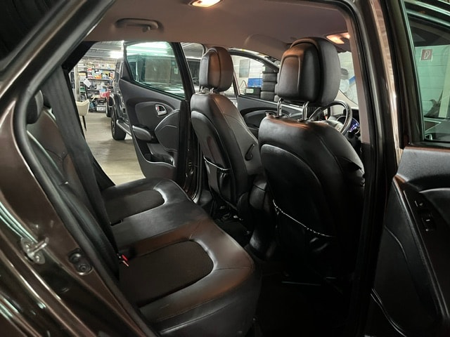 HYUNDAI iX 35 2.0 Style 4WD Automatic-image-13