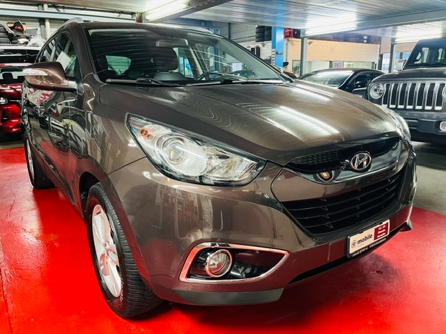 HYUNDAI iX 35 2.0 Style 4WD Automatic-image-4