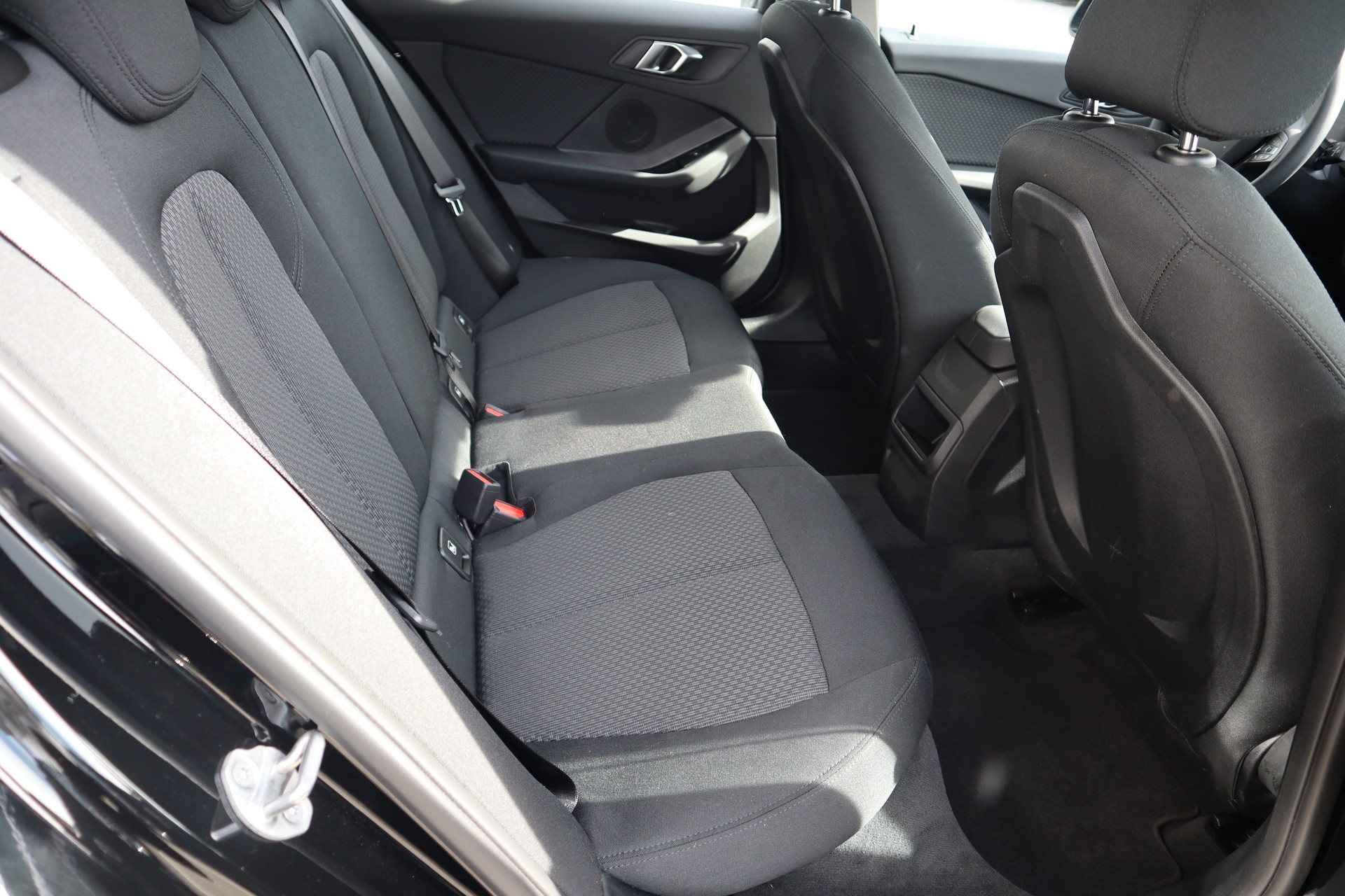 BMW 120i Steptronic-image-3