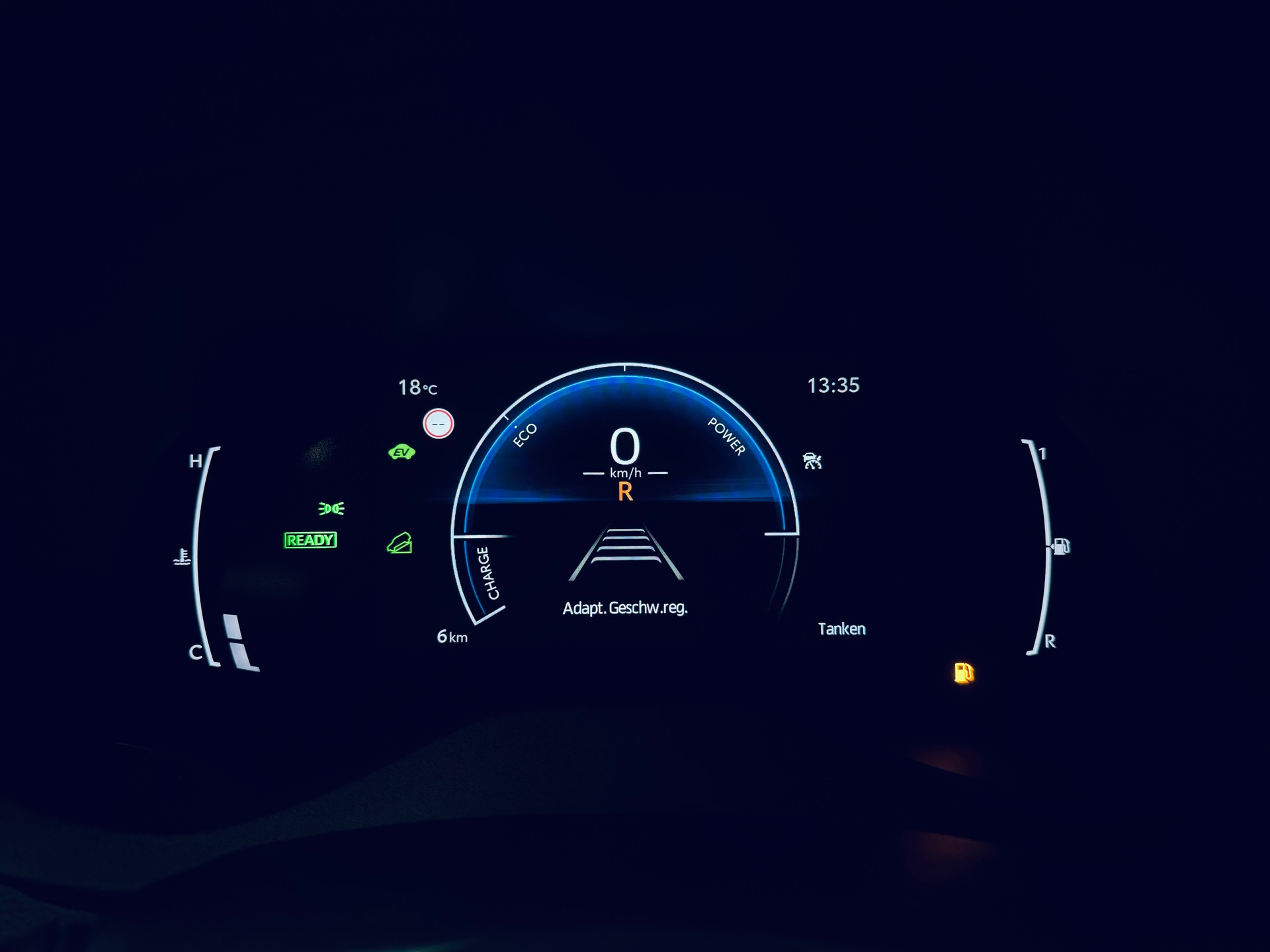 TOYOTA Yaris Cross 1.5 Trend AWDi e-CVT 130PS-image-23