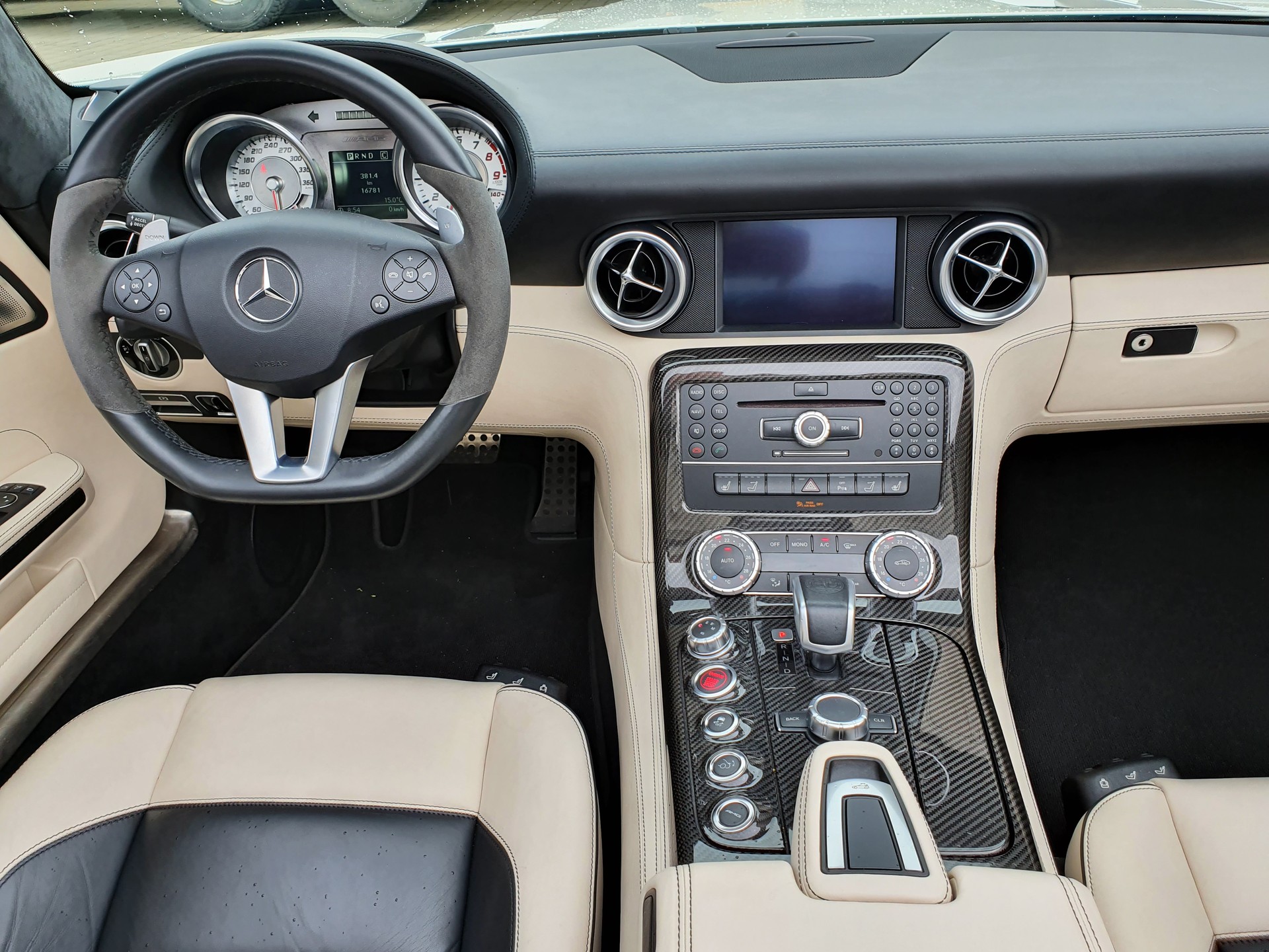 MERCEDES-BENZ SLS 63 AMG Speedshift-image-20