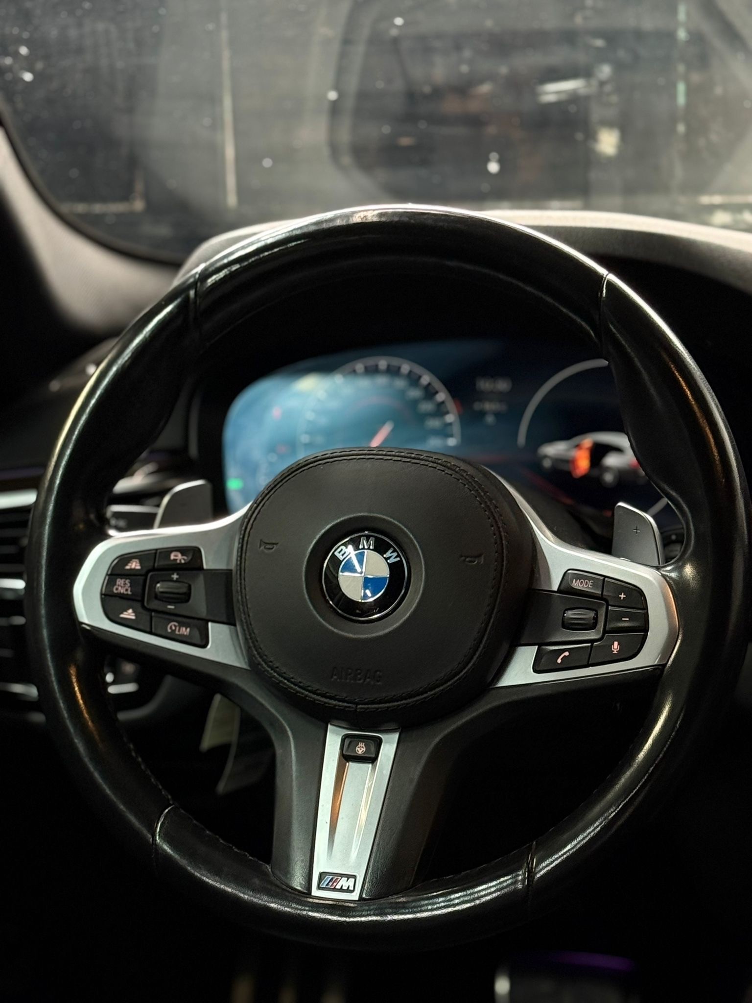 BMW 530i xDrive Touring Steptronic M-Paket / Vollaustattung / panoramadach-image-11