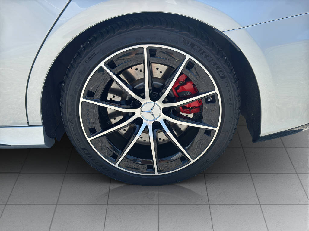 MERCEDES-BENZ A 35 AMG 4matic Limousine-image-14