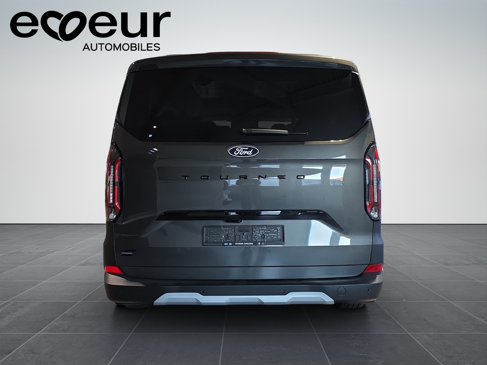 FORD E-Tourneo C bus 340 L1 Active-image-4