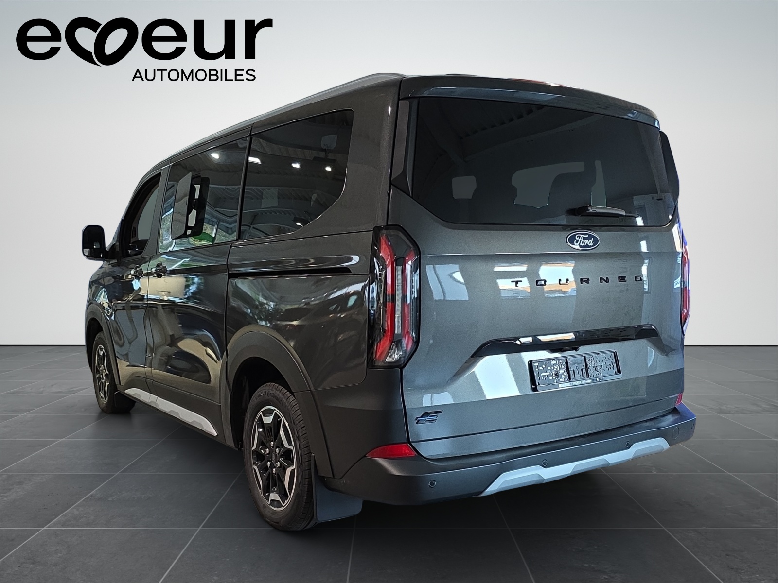 FORD E-Tourneo C bus 340 L1 Active-image-3