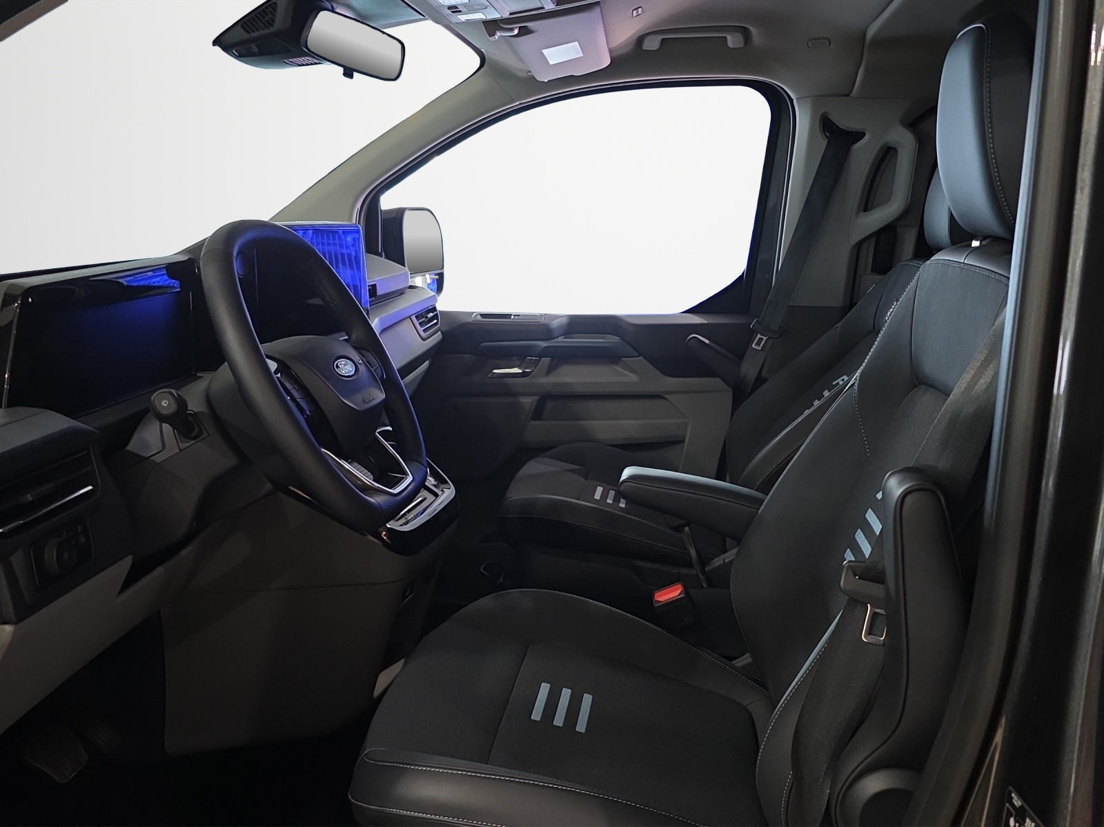FORD E-Tourneo C bus 340 L1 Active-image-7