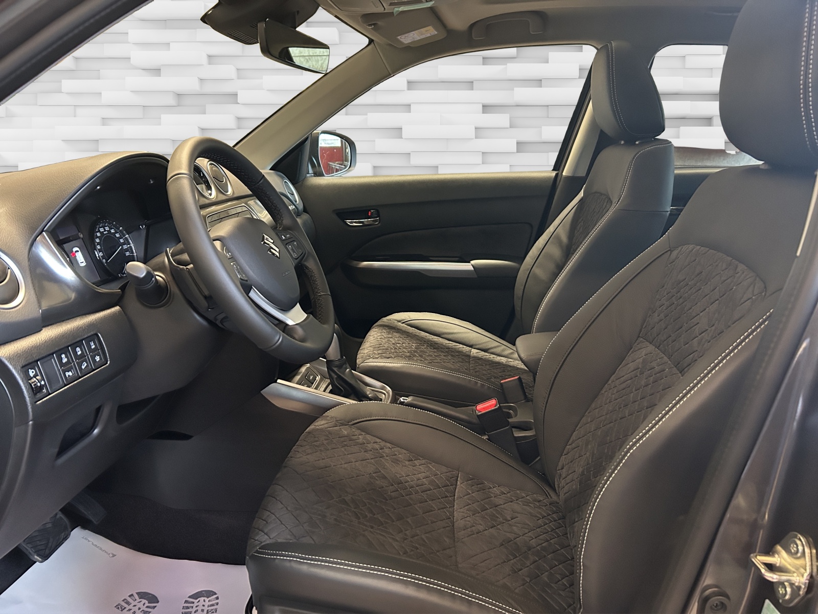 SUZUKI Vitara 1.4 Boosterjet Compact Top 4x4 Hybrid Automatic-image-6