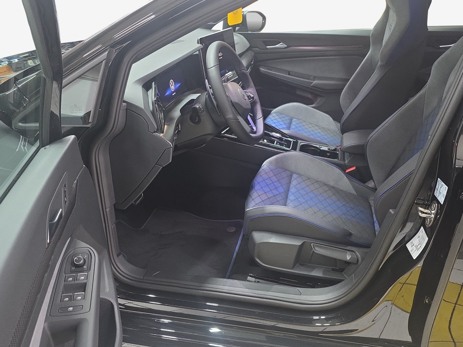 VW Golf 2.0 TSI R DSG 4 Motion-image-7