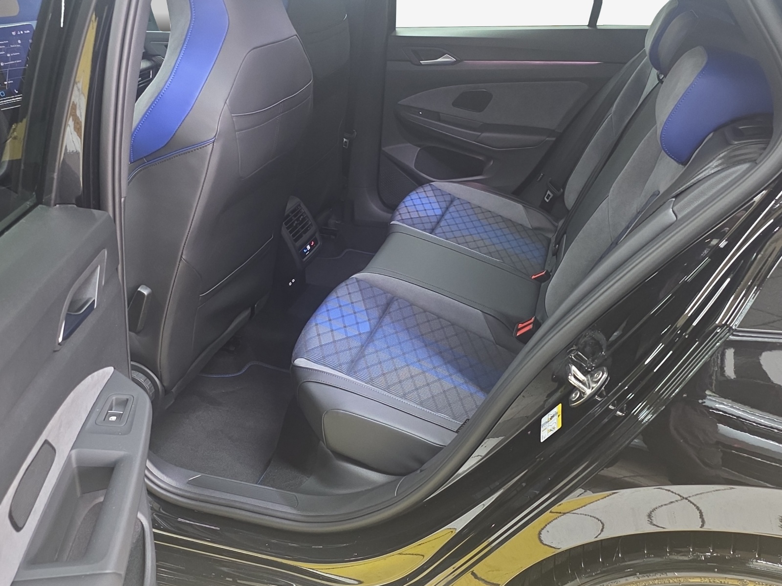 VW Golf 2.0 TSI R DSG 4 Motion-image-11